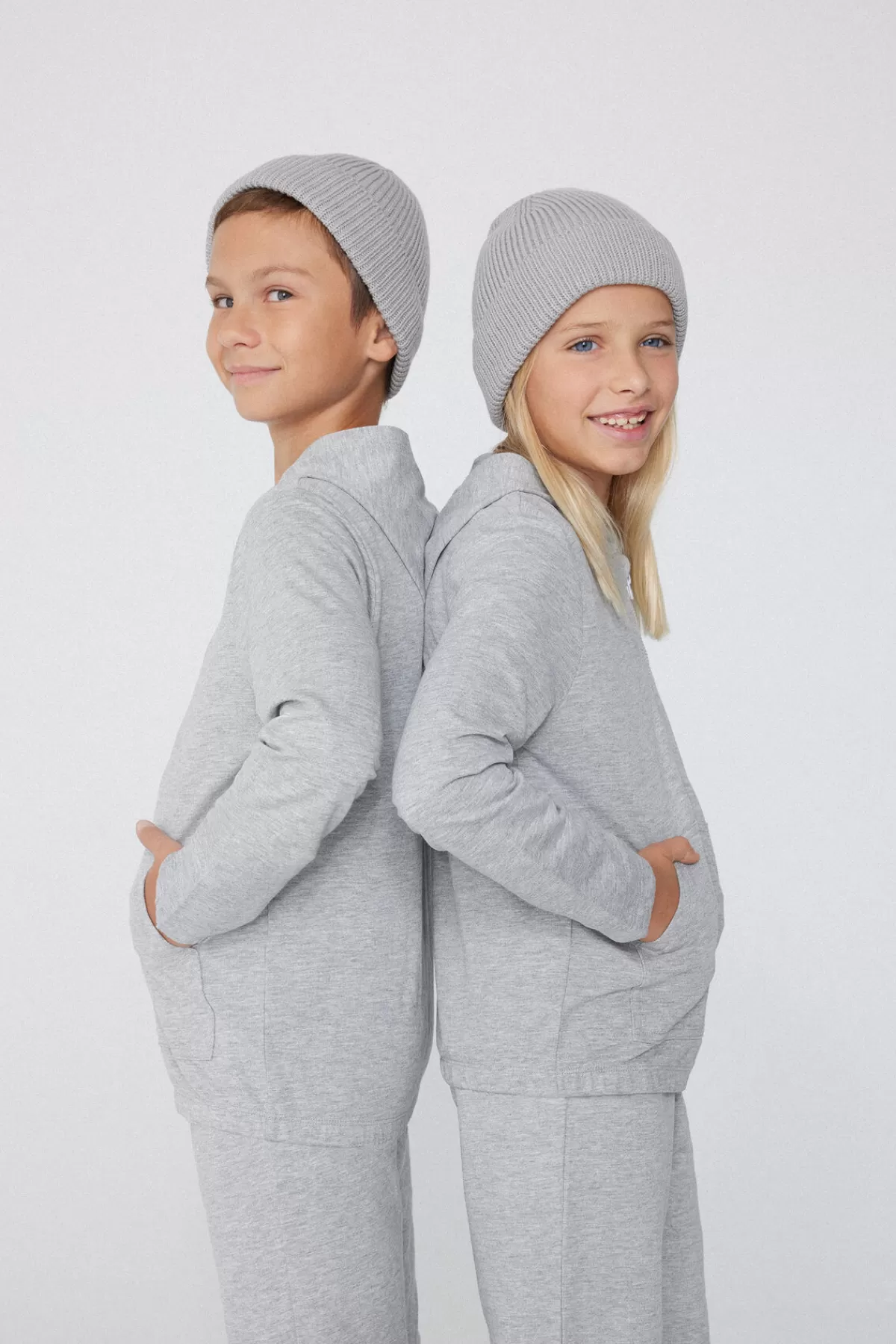 Berrettino Stilizzato a Coste Unisex per Neonati e Ragazzi - Collezione Tezenis
