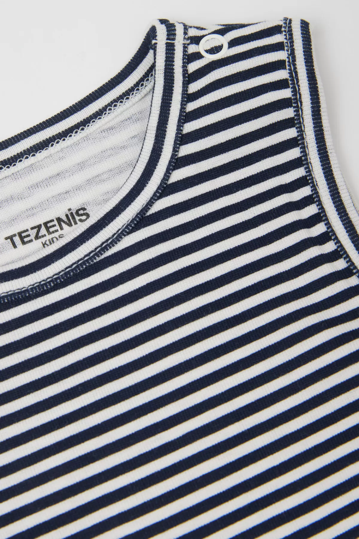 Maglietta body Tezenis per neonati - Scollo a spalla larga in morbido cotone biologico con fantasie allegre, ideale per la pelle delicata dei più piccoli