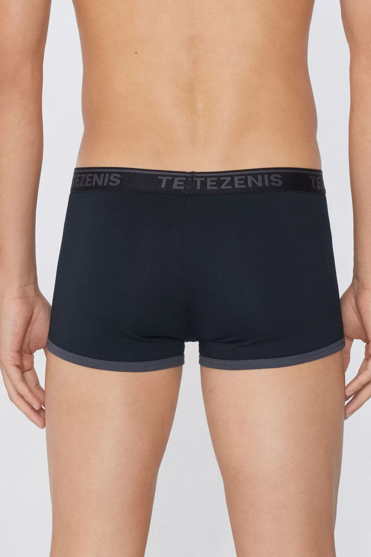 Boxer Uomo Tezenis in Puro Cotone con Dettagli a Contrasto e Marchio Elegante

(：，