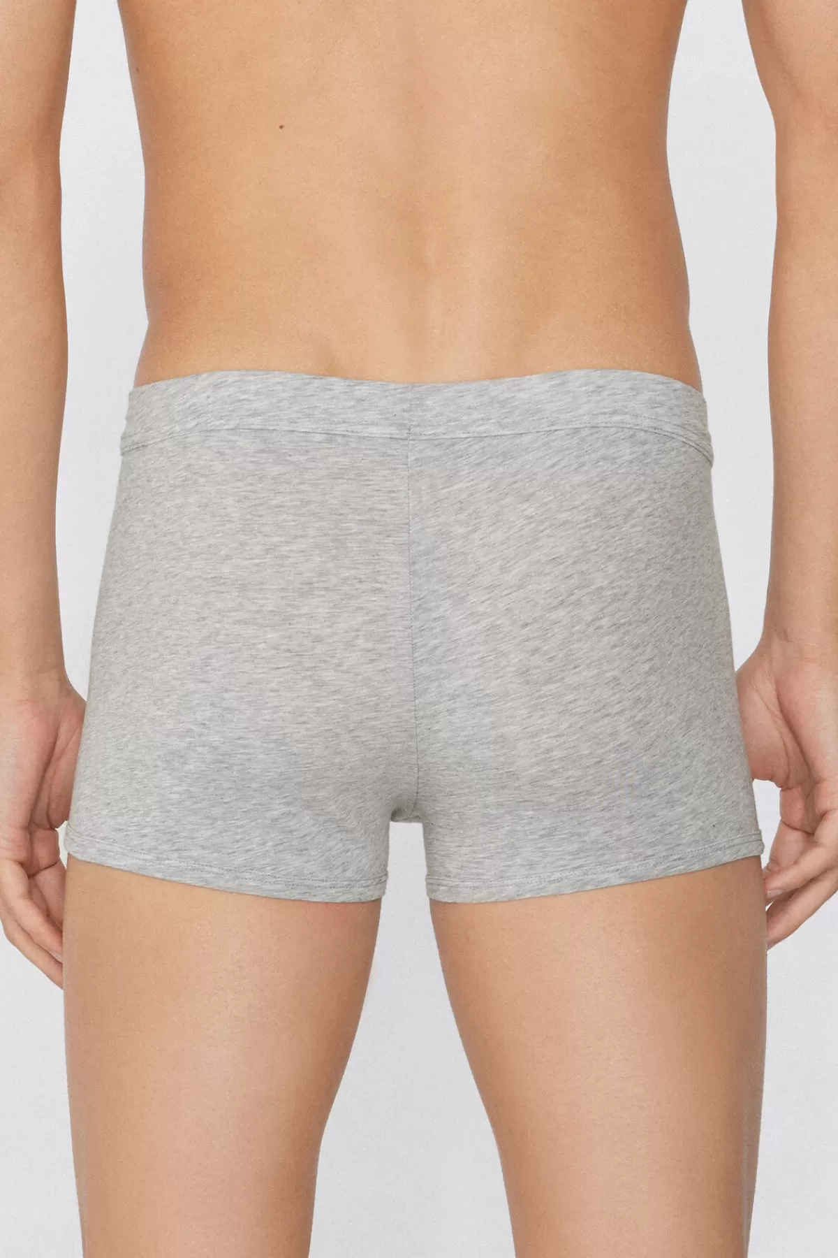 Tezenis Slip Boxer Uomo - Fibra Ultra-Leggera con Tocco Setoso

Realizzati in morbido cotone premium per massima traspirabilità, gli slip da uomo Tezenis offrono adattabilità perfetta e comfort quotidiano. Tessuto a nido d'ape per freschezza prolungata, elasticità ottimale senza costrizioni.