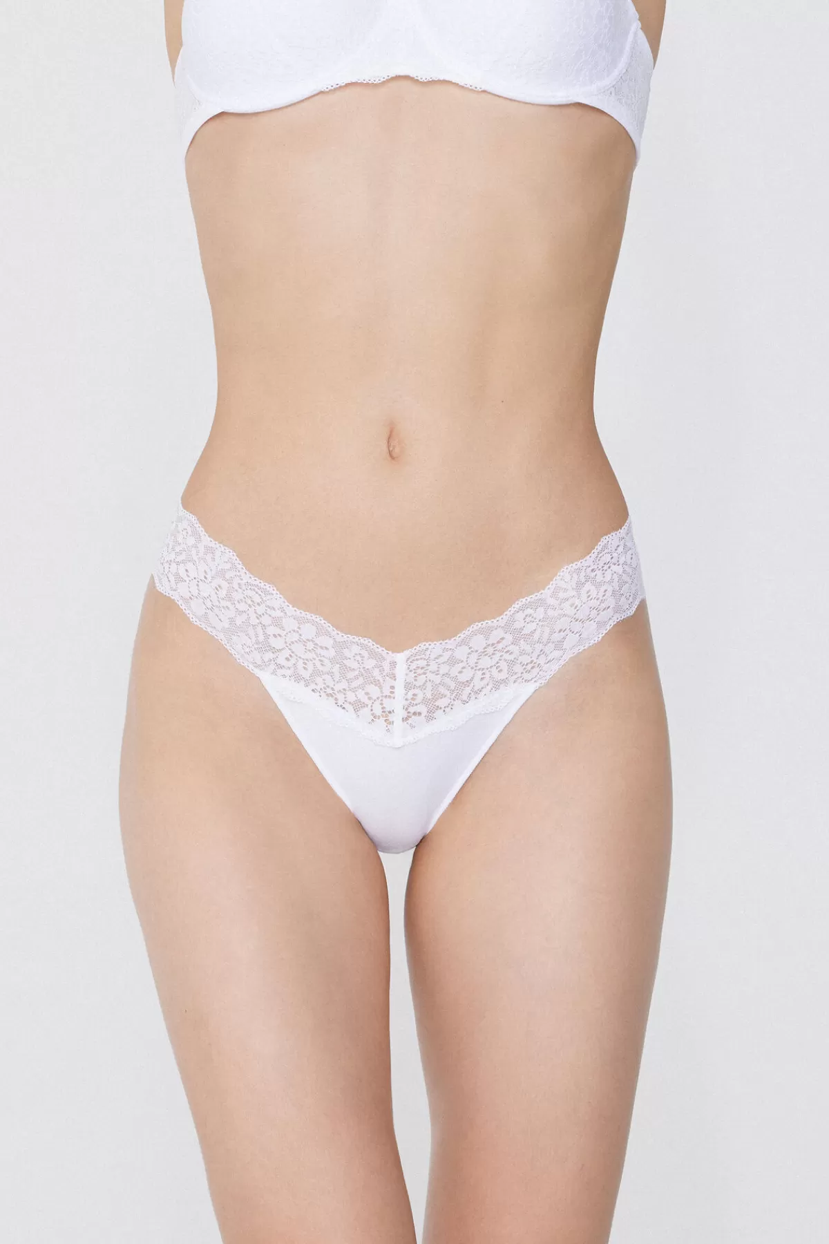 Intimo Femminile Tezenis: Intreccio Brasiliano in Cotone Rigenerato e Pizzo Sostenibile