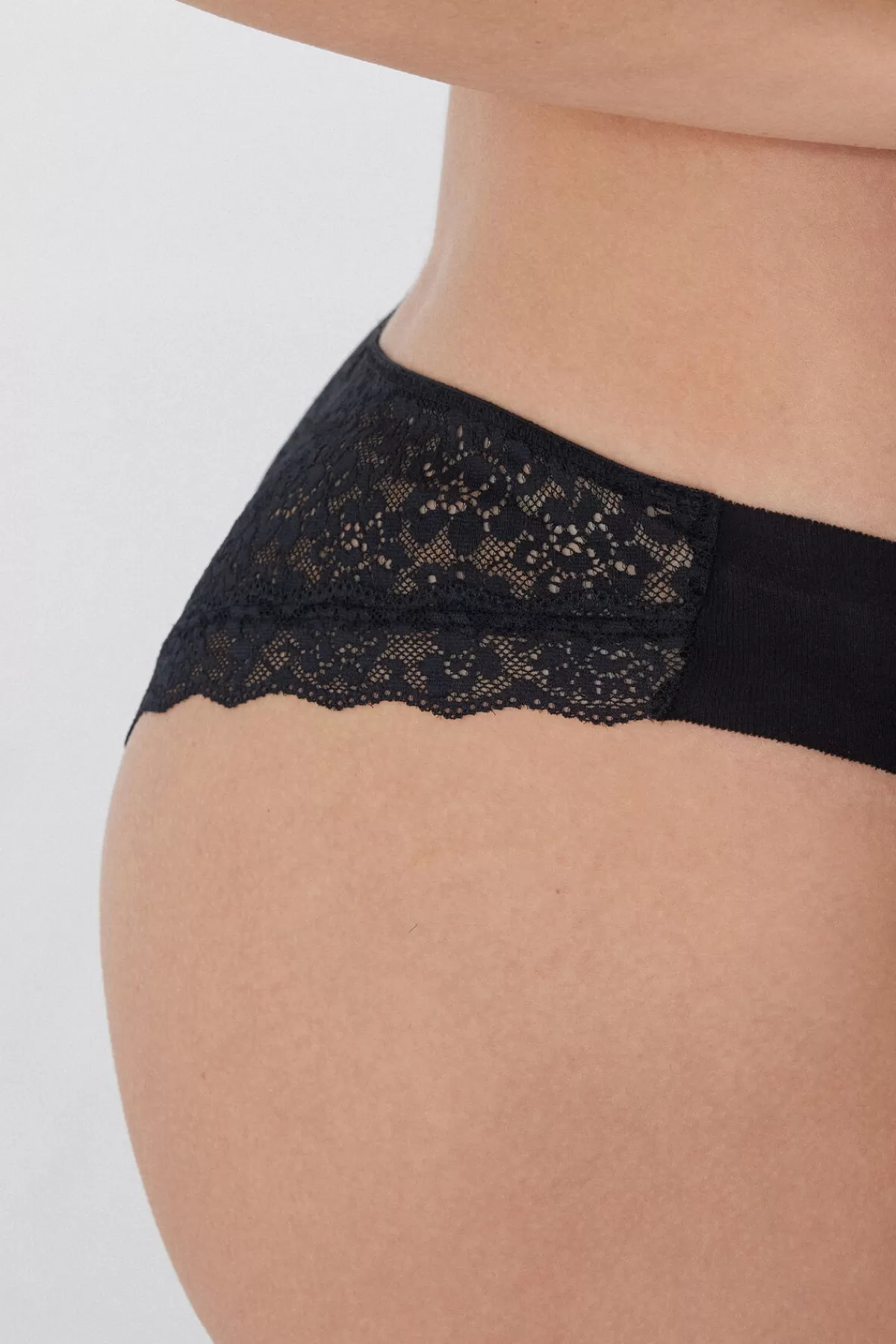 Intimo Femminile Tezenis Brasiliana - Cotone Morbido con Rifiniture in Pizzo Sostenibile e Taglio Precisione  

(：，