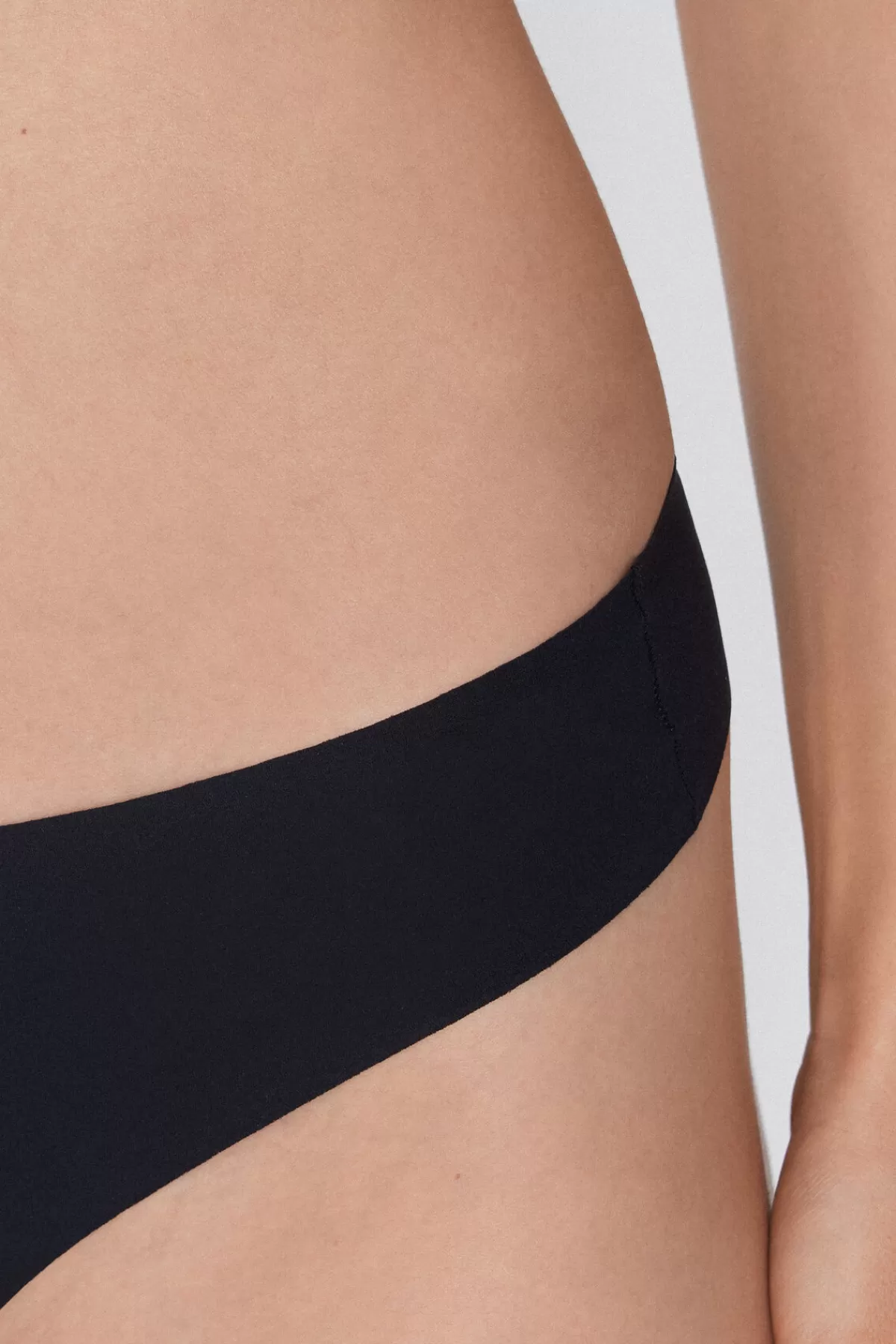 Intimo Femminile Tezenis con Design Sagomato - Microfibra Ecologica Ispirata allo Stile Brasiliano