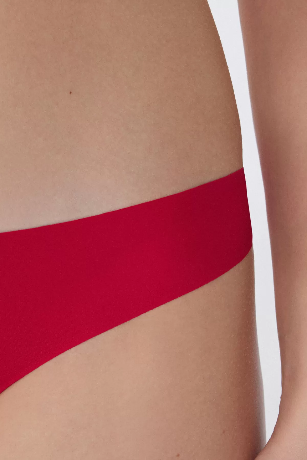 Intimo Donna Tezenis in Tessuto Ecologico - Microfibra Rigenerata con Scollo Allacciato Stile Brasiliano, Perfetto per l'Estivo