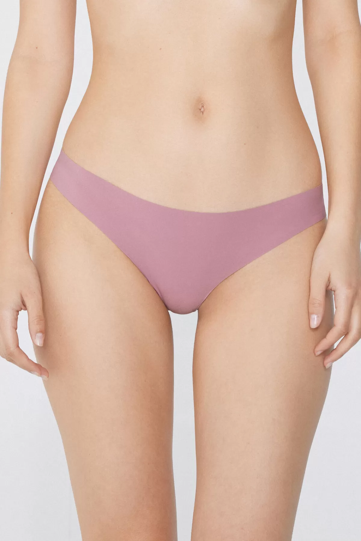 Intimo Femminile Tezenis: Design Brasiliano con Microfibra Rigenerata e Taglio Confortevole