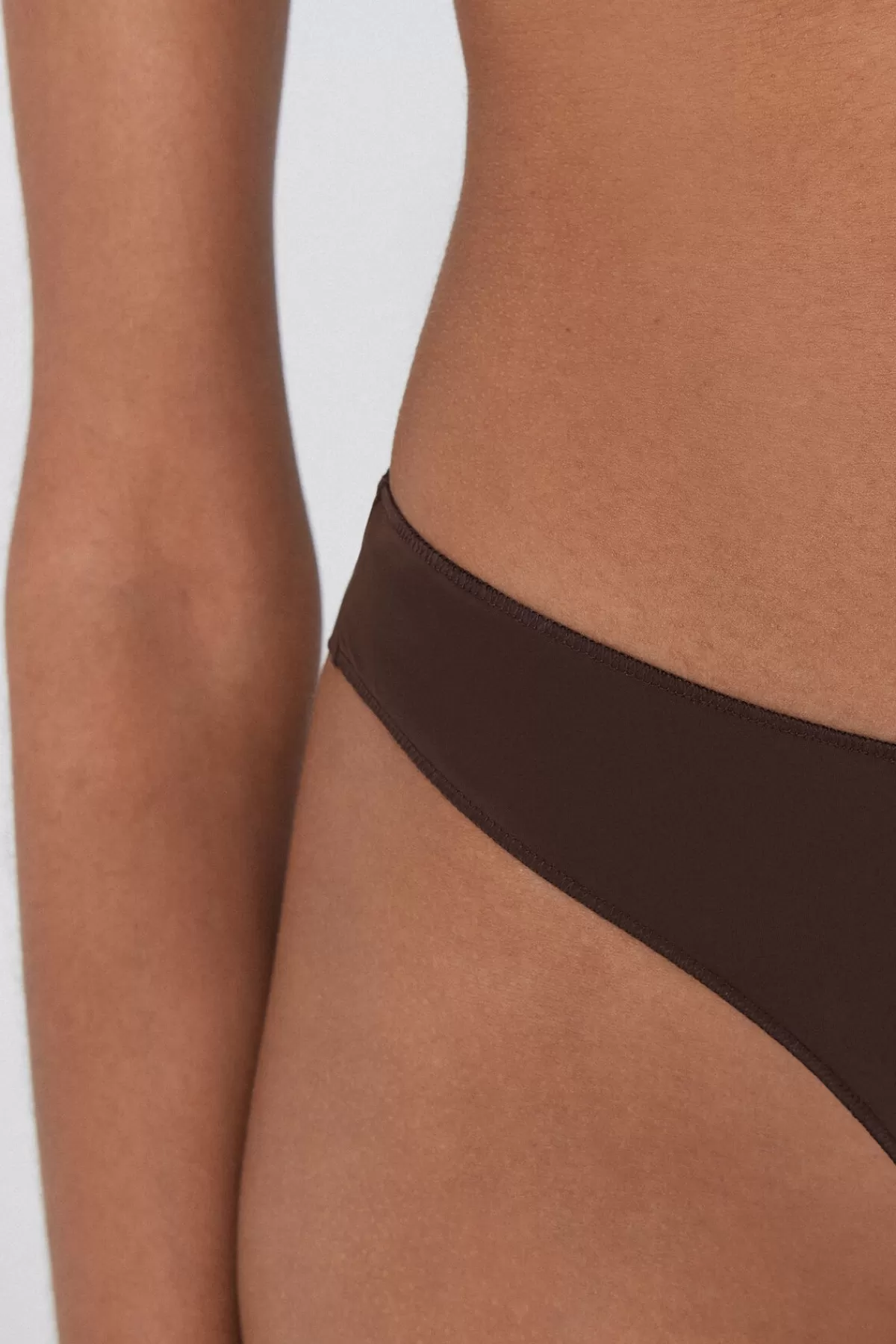 Intimo Femminile Stile Brasiliano con Tessuto Eco-Friendly - Comfort Naturale e Morbidezza Senza Pari