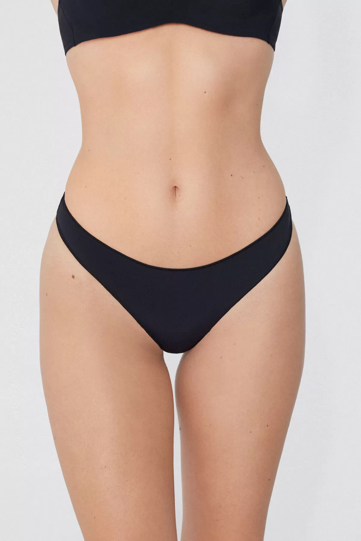 Intimo Femminile Confortevole Stile Brasiliano - Realizzato in Fibra Rigenerata da Tezenis