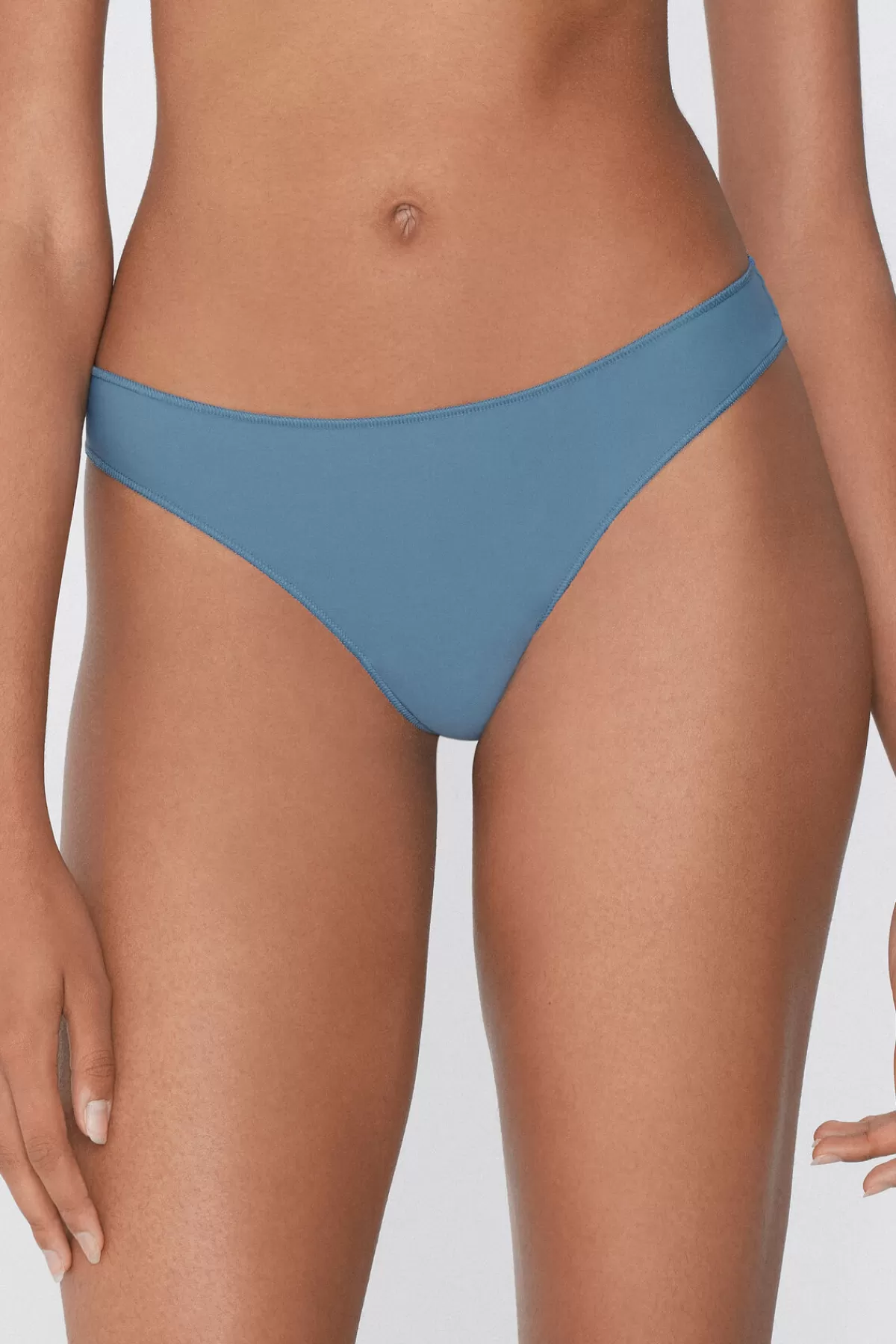 Intimo Femminile Comfort Brasiliano - Slip Eco-Friendly in Microfibra Rigenerata con Design Morbido