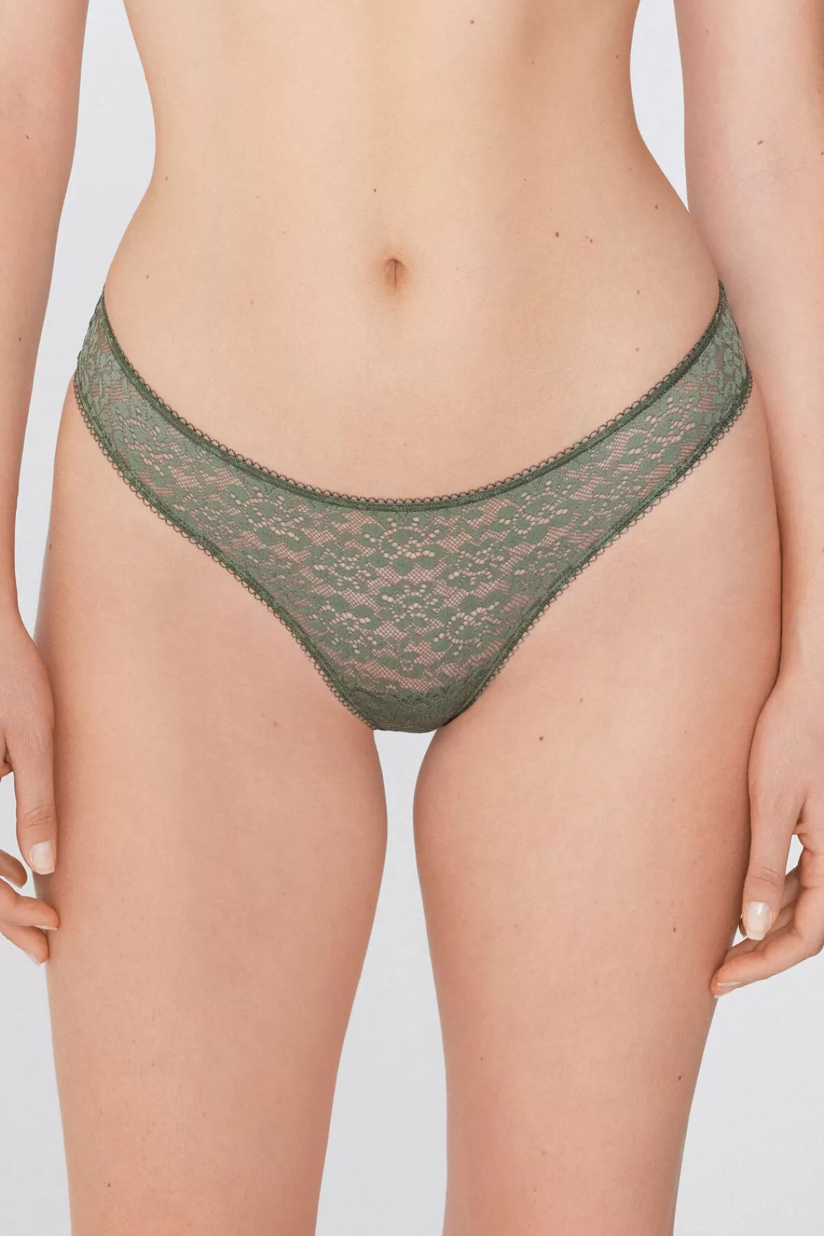 Intimo Sostenibile Donna - Pizzo Rigenerato con Stile Brasiliano