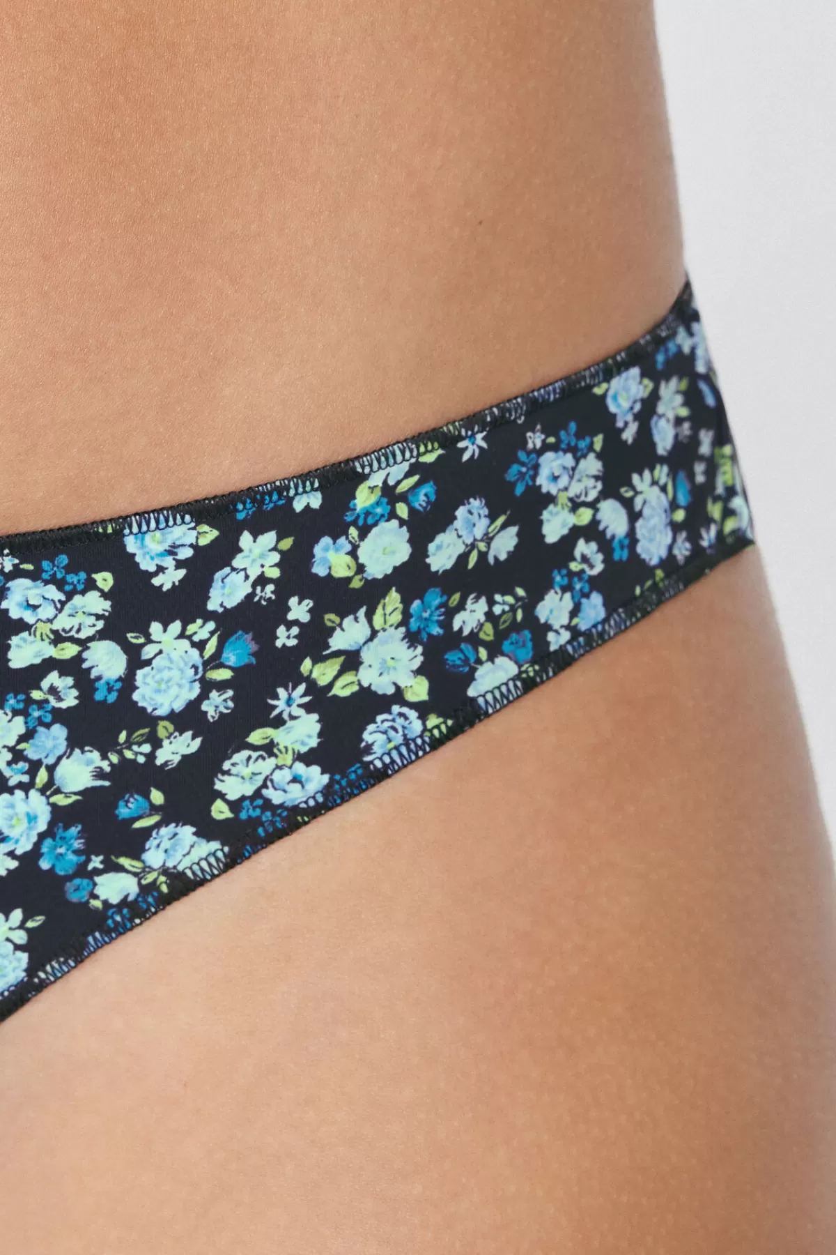 Tezenis Intimo Donna in Microfibra Brasiliana con Fantasia Floreale - Comfort Estivo e Design Moderno