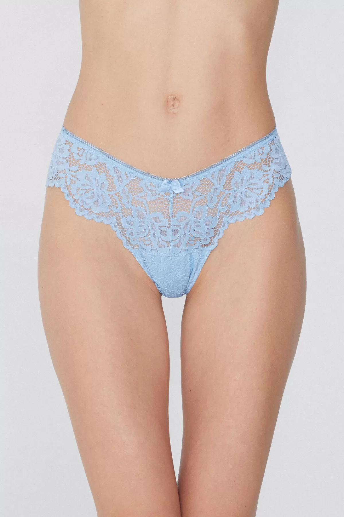 Intimo Tezenis Donna in Pizzo Decorativo con Stile Brasiliano e Scollatura Sensuale