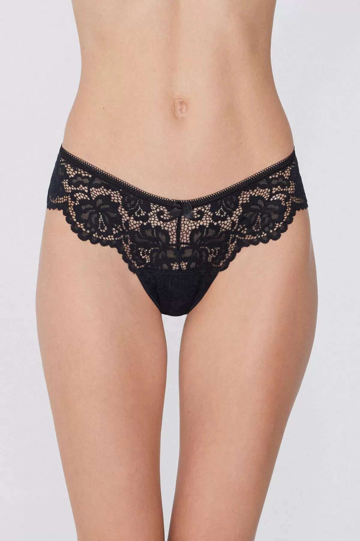 Tezenis - Short Comodi con Ispirazione Brasiliana e Dettaglio in Pizzo Elegante