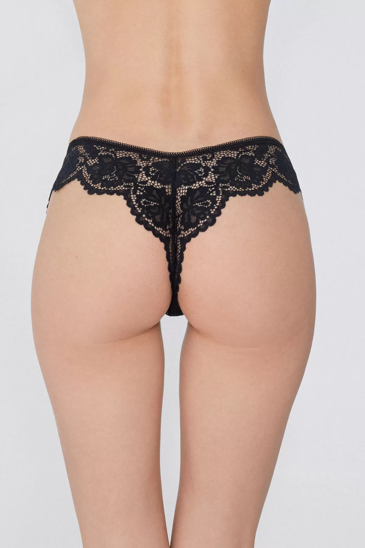 Tezenis - Short Comodi con Ispirazione Brasiliana e Dettaglio in Pizzo Elegante