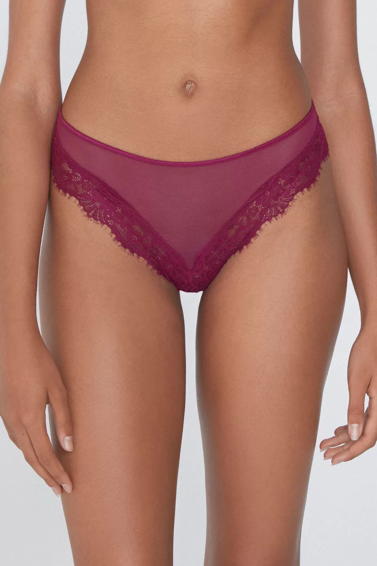 Intimo Femminile Tezenis con Tulle Delicato - Ispirazione Brasiliana e Conforto Elegante