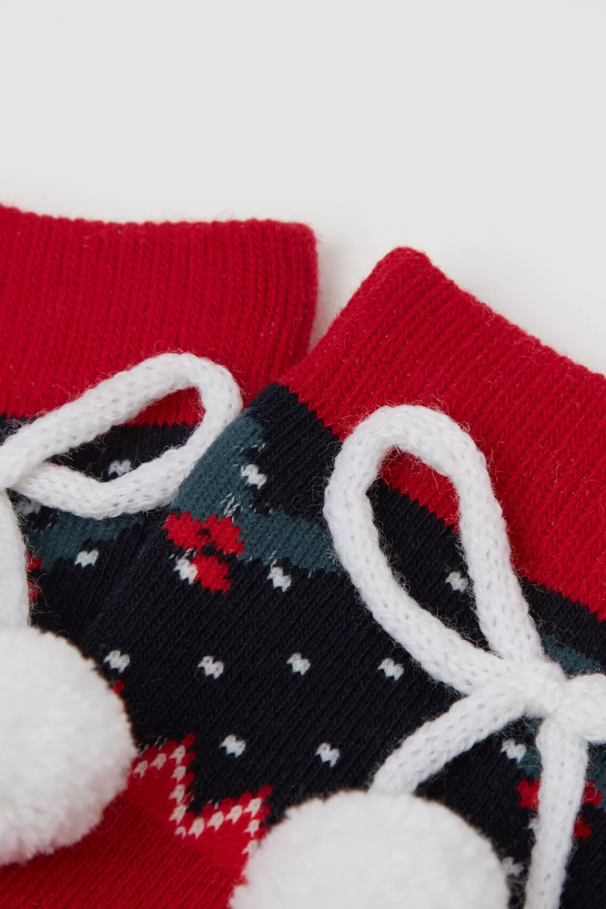 Calzettoni Invernali Unisex Adulti e Bambini con Pompon Decorativi - Tezenis Morbidi per Freddo Intenso