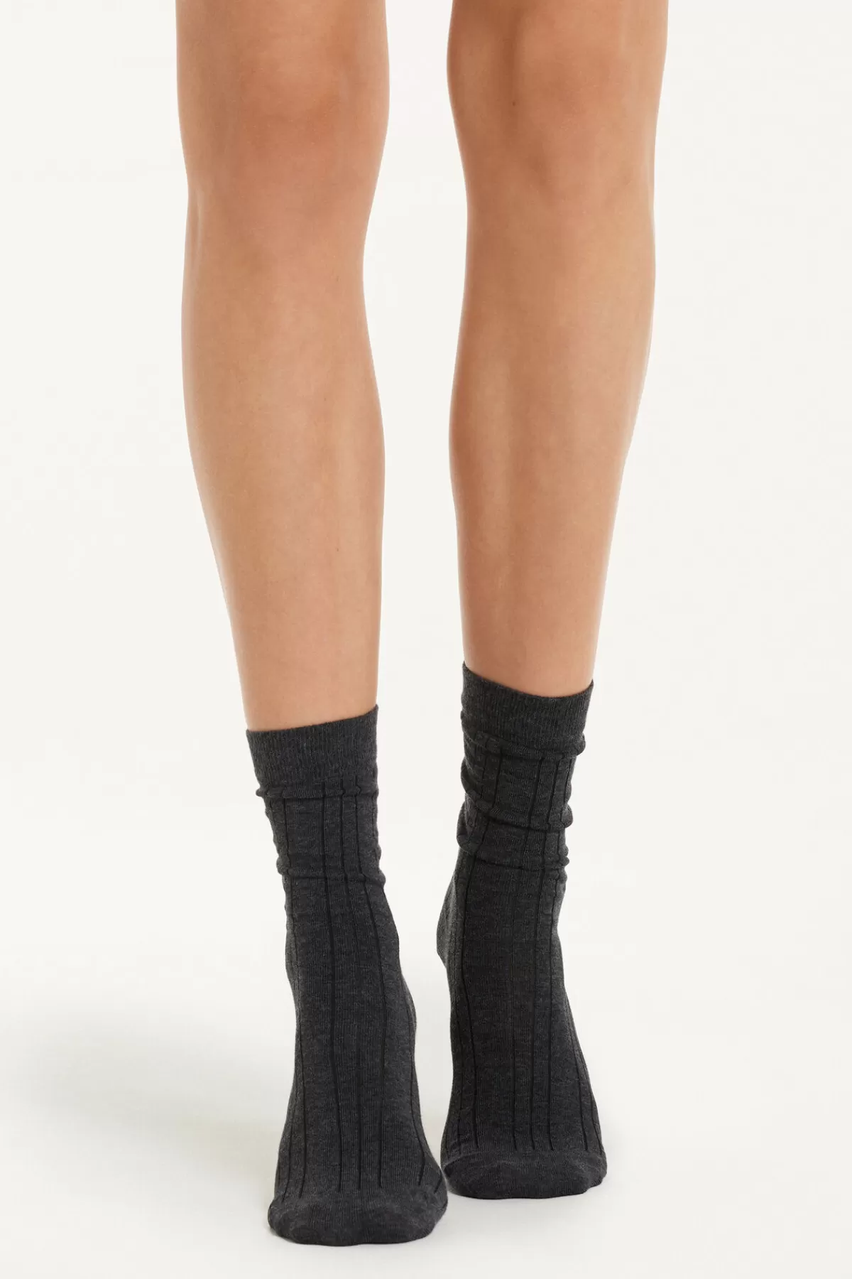 Calzini Tezenis Donna Mezza Gamba con Dettaglio Righe Asimmetriche - Design Irregolare e Confortevile per Look Casual Chic