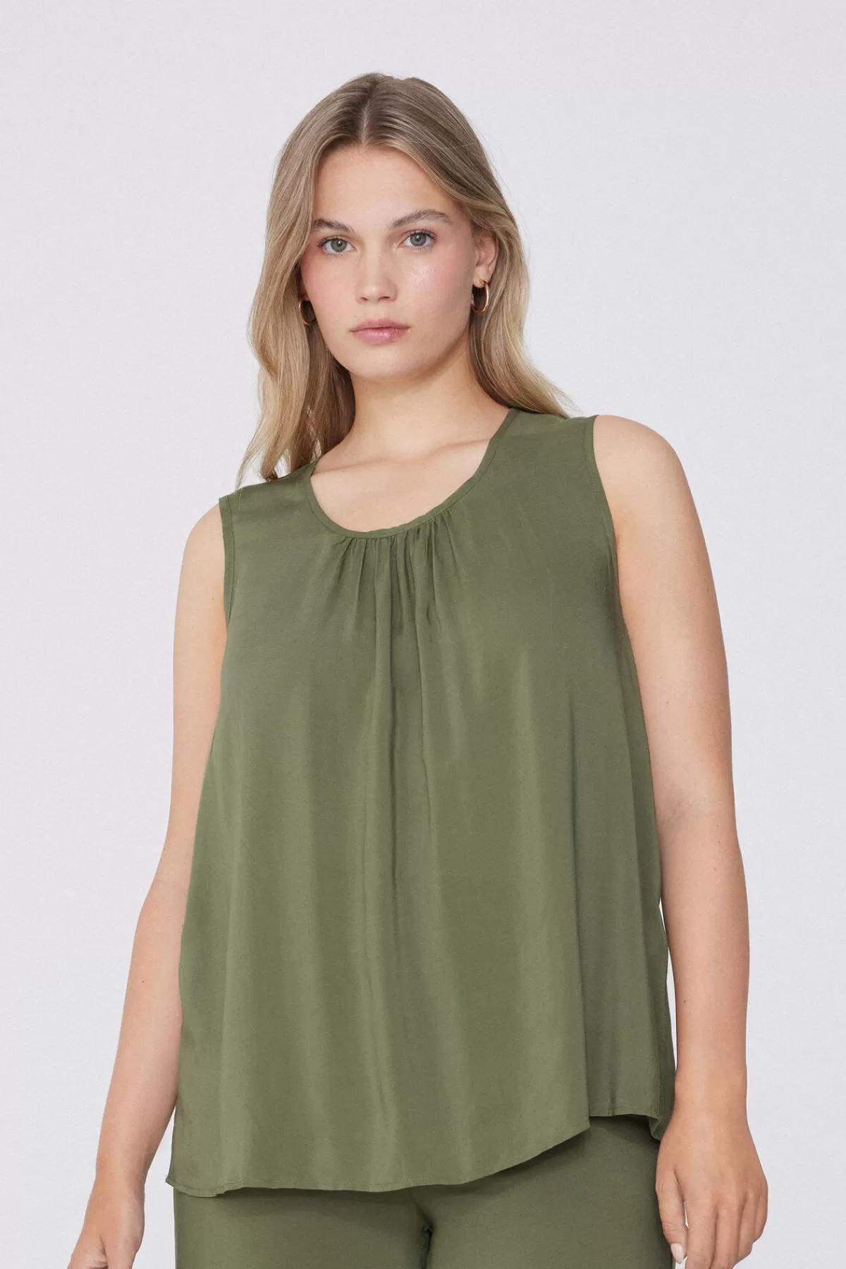 Tezenis Top Senza Maniche Donna con Scollo a Mezzaluna in Viscosa Morbida - Confortevole e Stile Casual
