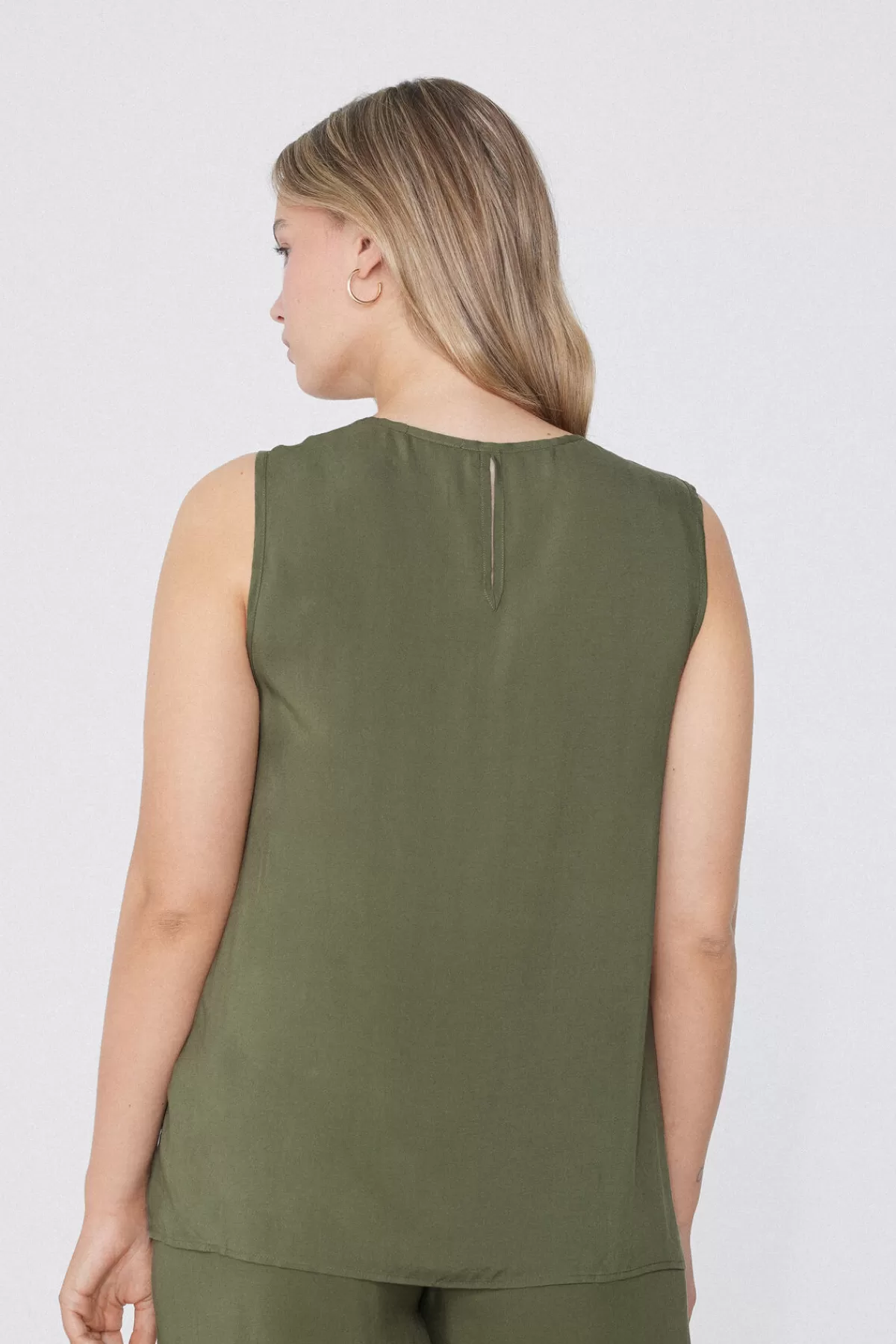 Tezenis Top Senza Maniche Donna con Scollo a Mezzaluna in Viscosa Morbida - Confortevole e Stile Casual