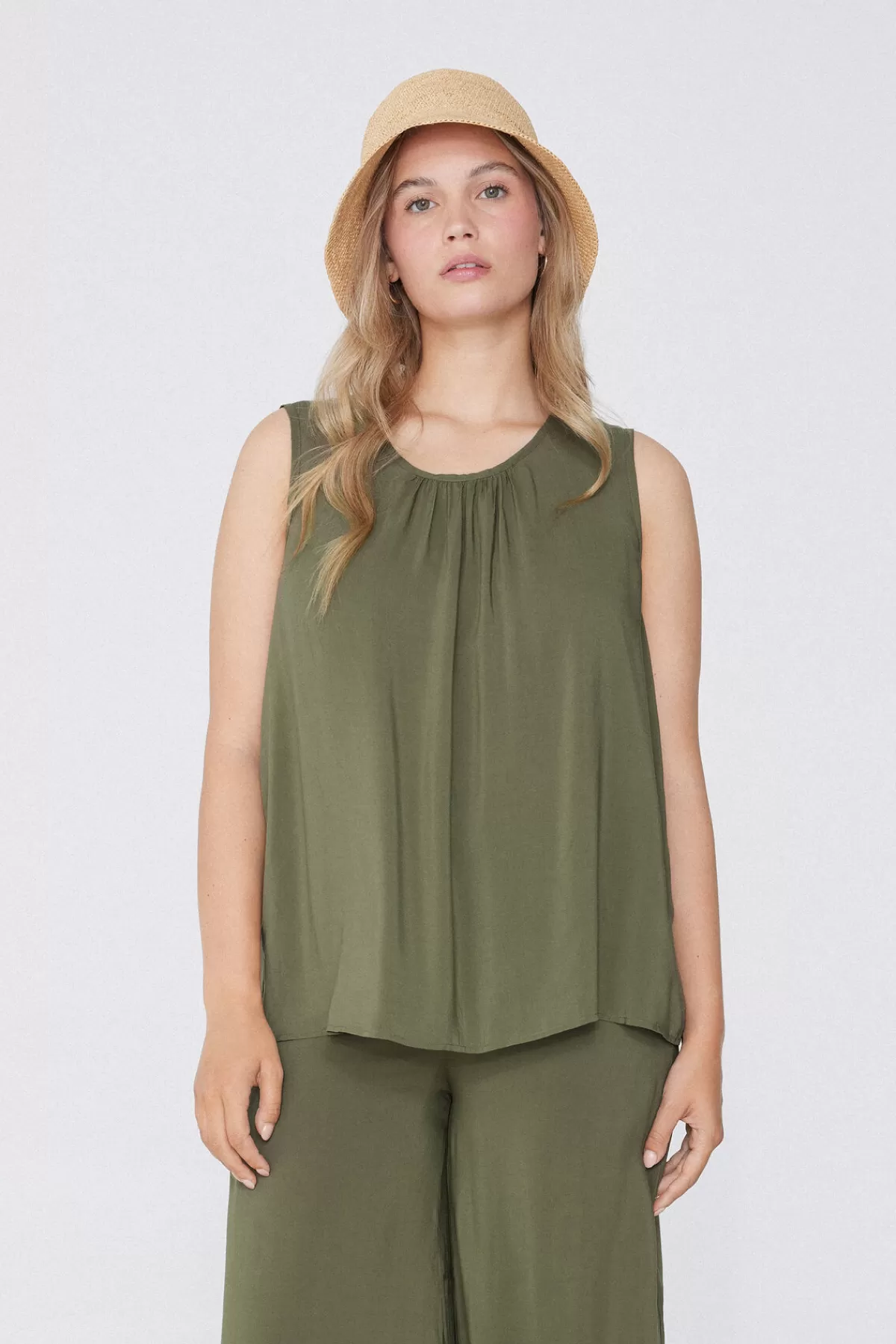 Tezenis Top Senza Maniche Donna con Scollo a Mezzaluna in Viscosa Morbida - Confortevole e Stile Casual