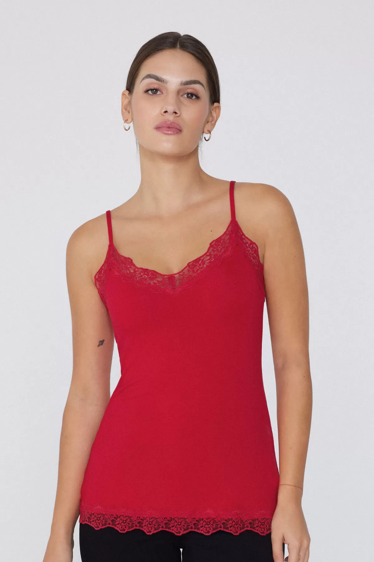 Tezenis Top Senza Maniche con Spalline Delicate e Scollo a V Rinfrancante - Realizzato in Morbida Viscosa con Fascia in Pizzo Elegante