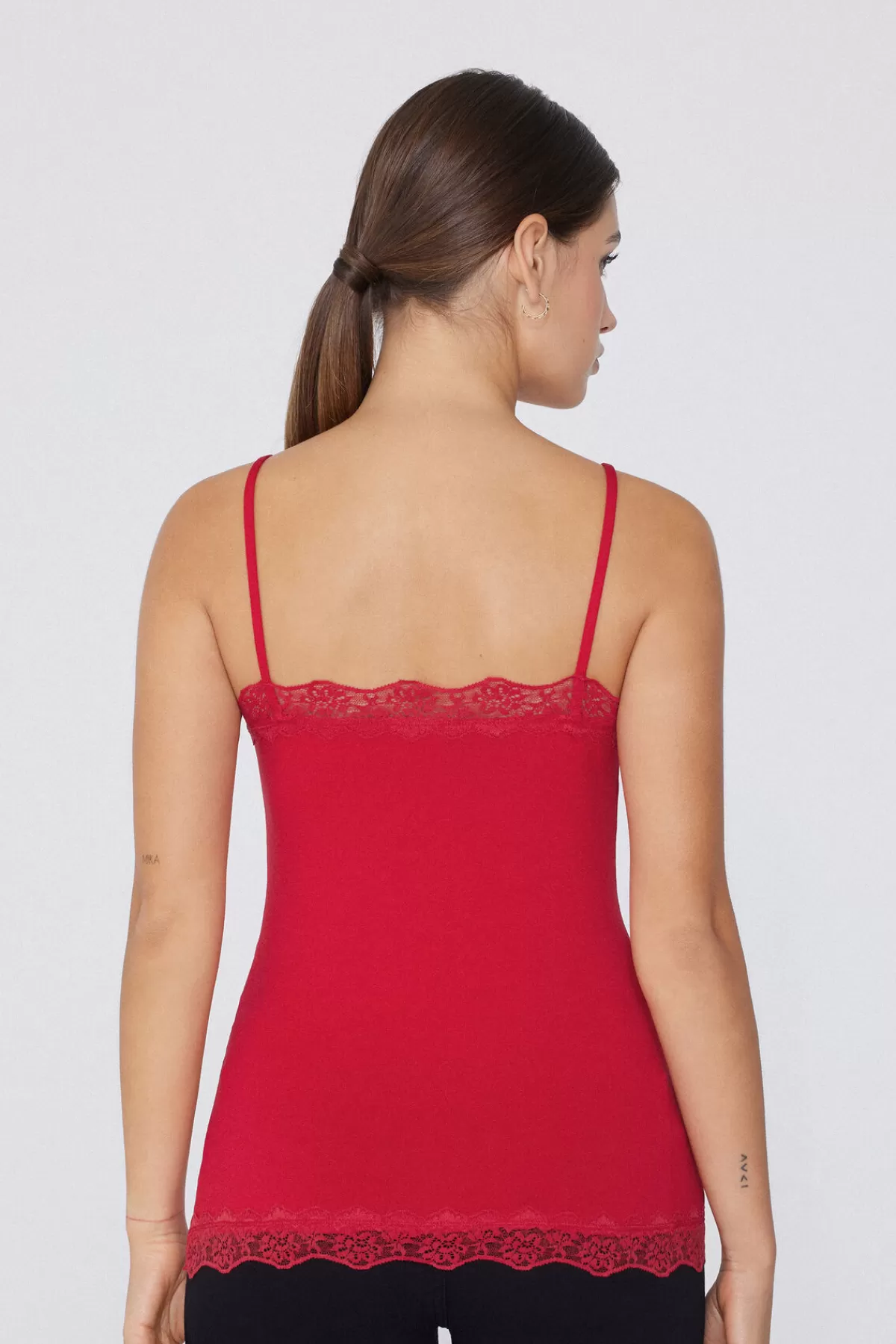 Tezenis Top Senza Maniche con Spalline Delicate e Scollo a V Rinfrancante - Realizzato in Morbida Viscosa con Fascia in Pizzo Elegante
