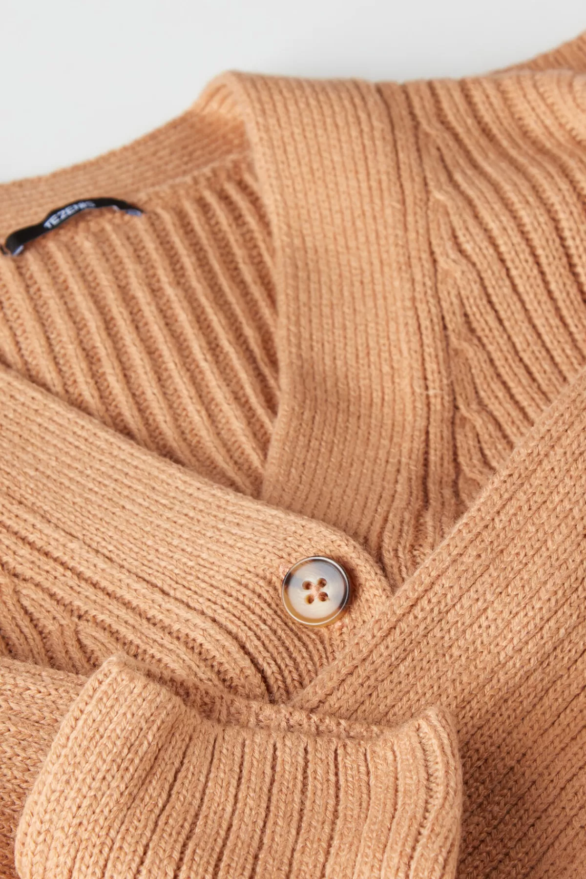 Morbido Cardigan Invernale con Bottoni a Costine - Abbigliamento Caldo per Bambine, Ideale per Autunno e Inverno