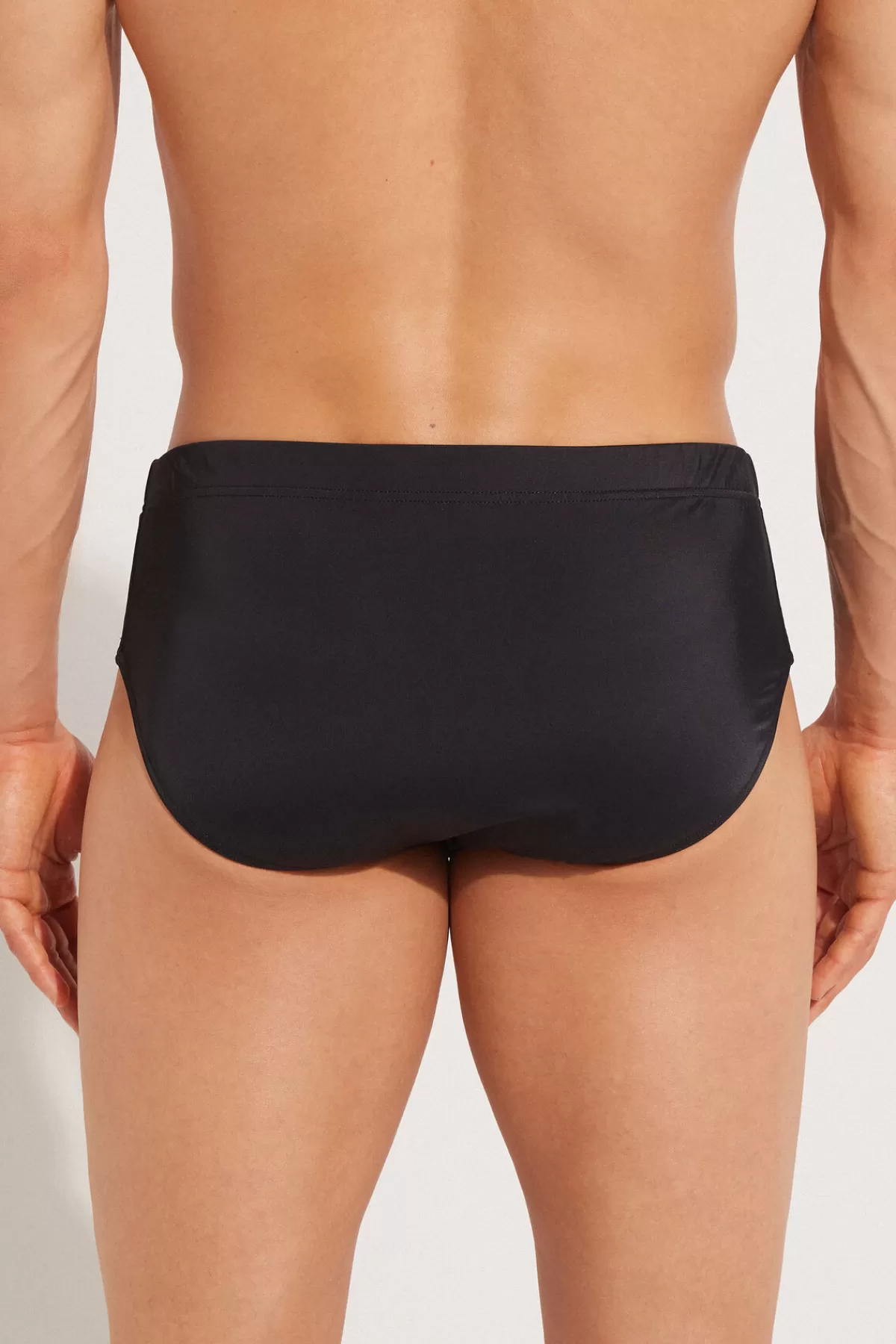 Tezenis Slip Uomo Essenziale in Microfibra Ultra Morbida - Colore Unico per Massimo Comfort