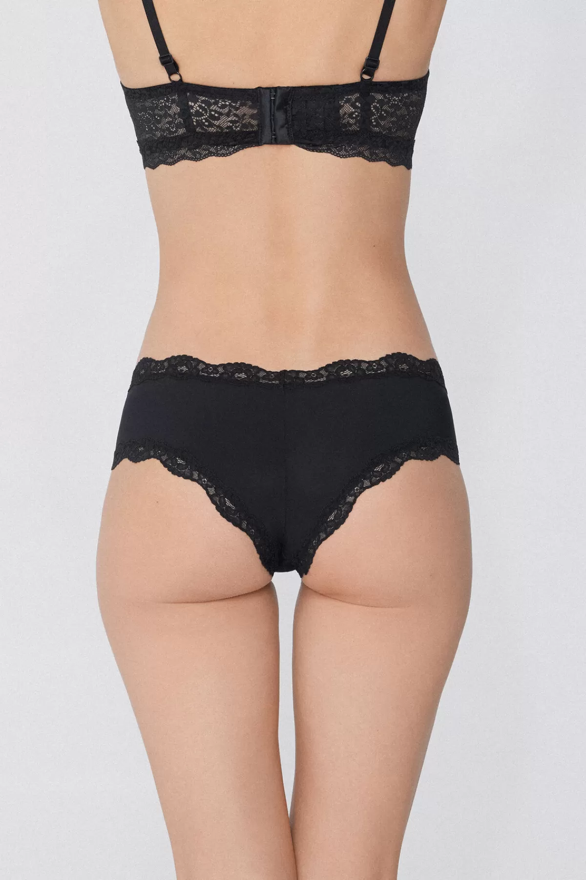 Tezenis Intimo Femminile: Culotte con Pizzo e Microfibra - Design Confortevole Stile Brasiliano
