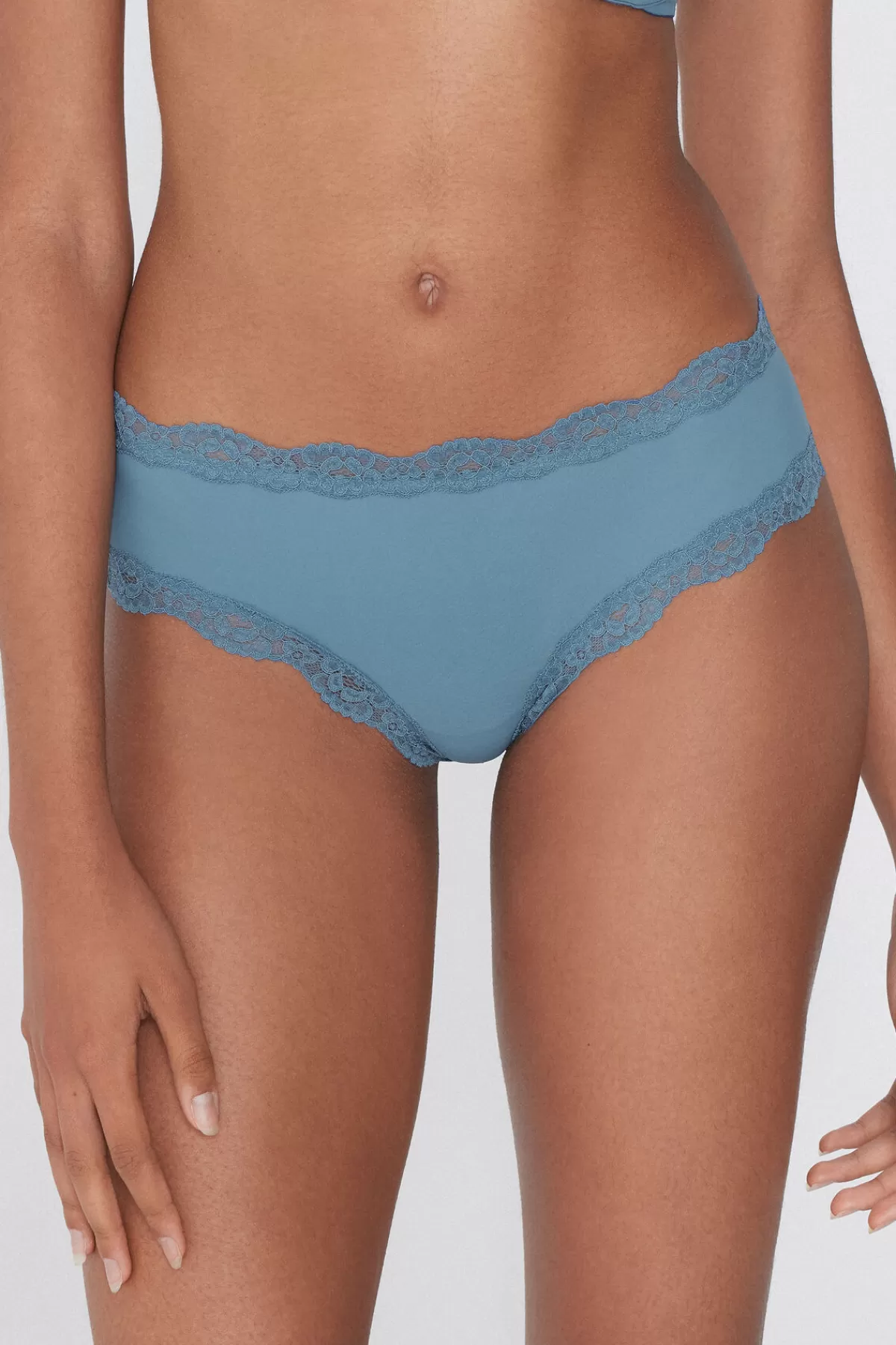 Tezenis Culotte Donna: Design Brasiliano in Microfibra Ultra Morbida con Eleganti Inserti in Pizzo