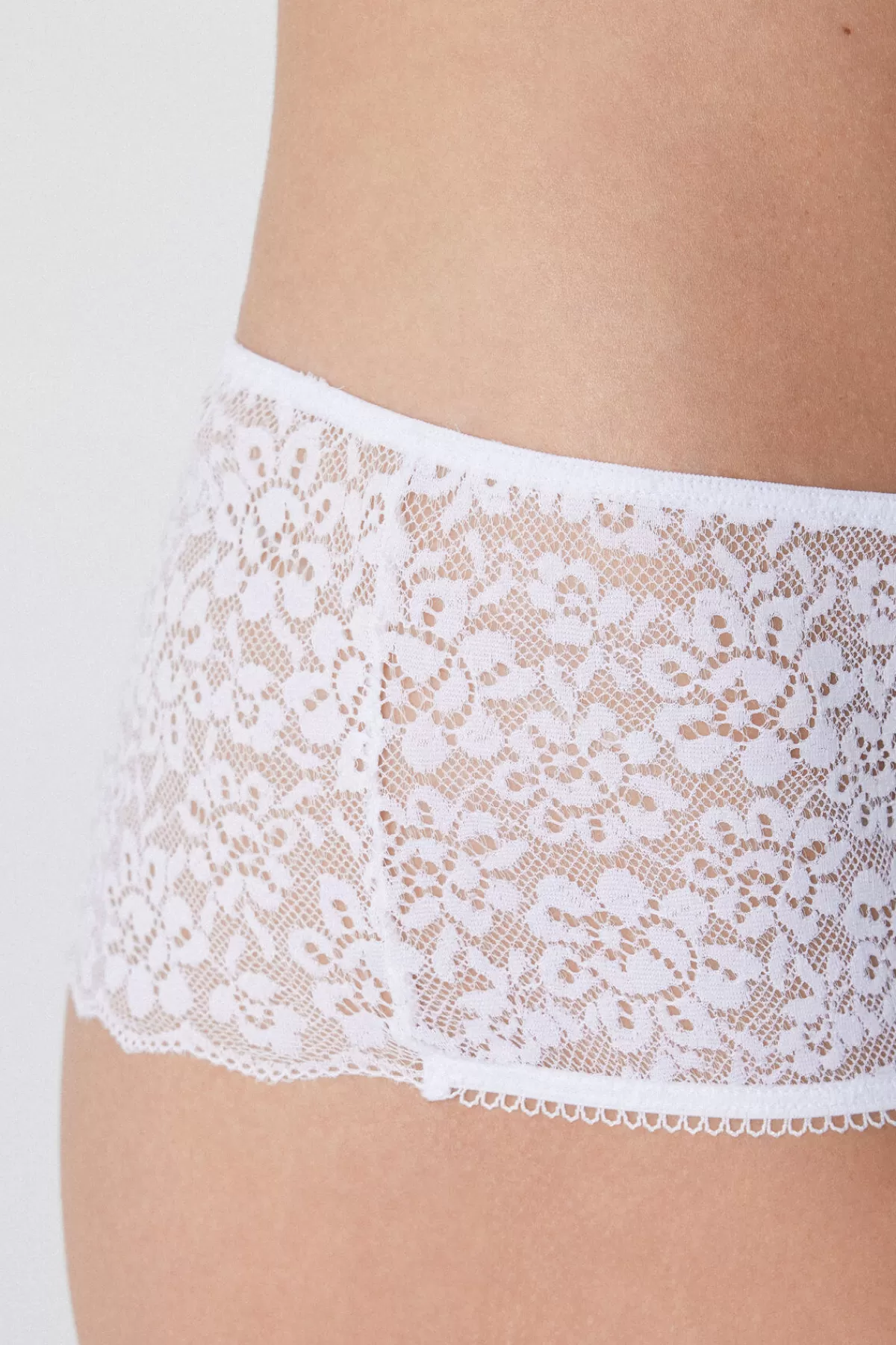 Intimo Tezenis: Culotte Femminili con Pizzo Rigenerato ed Elasticità Premium

（：，