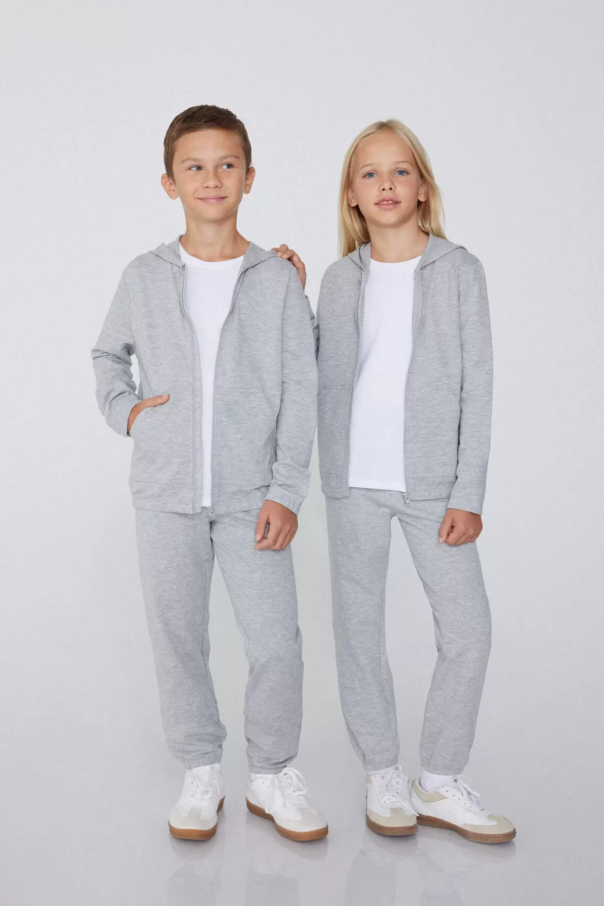 Felpa Unisex con Cappuccio e Zip Tezenis - Intimo Bambino in Cotone Morbido per Tutto il Giorno
