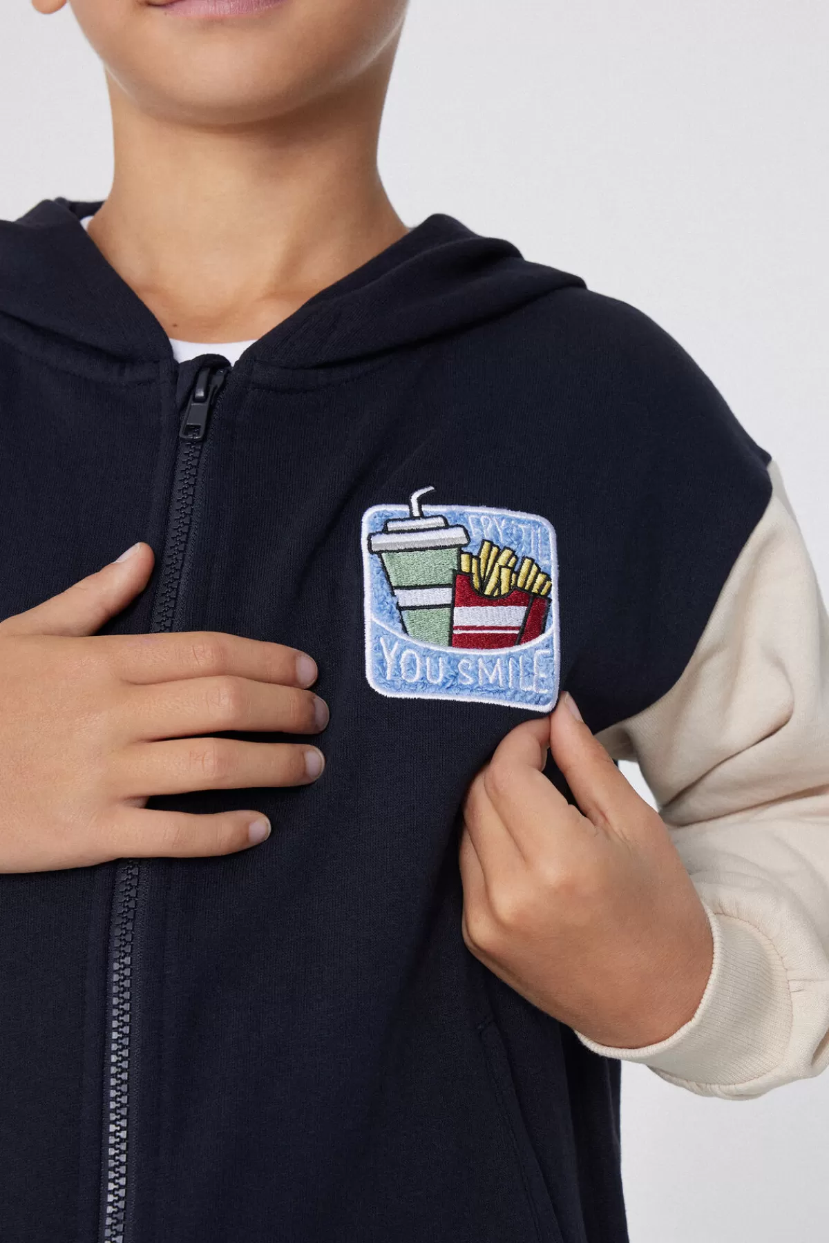 Tezenis Felpa con Cerniera e Cappuccio Morbido per Ragazzini, Design con Applicazioni Uniche