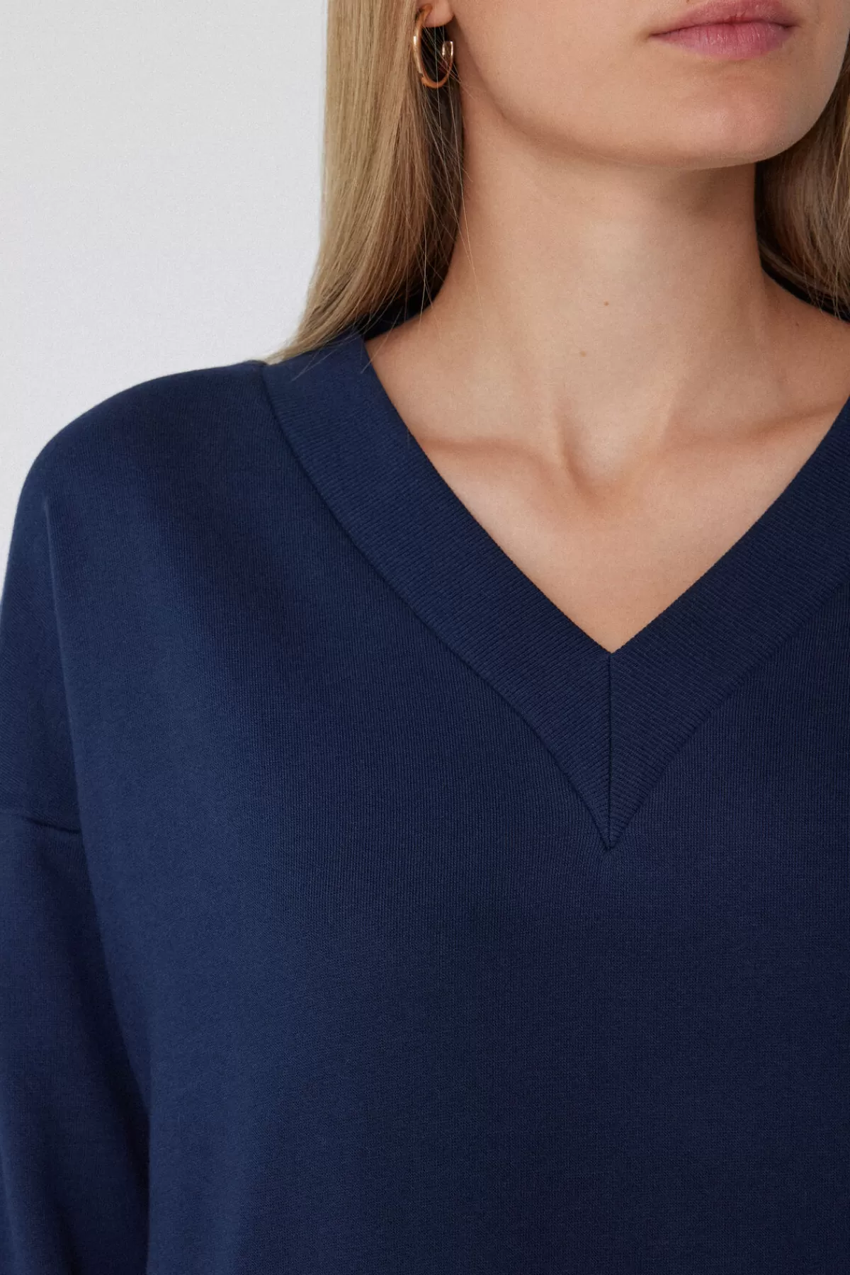Tezenis Felpa Donna Invernale con Scollo a V - Maglione Pesante a Maniche Lunghe per Look Casual e Confortevole