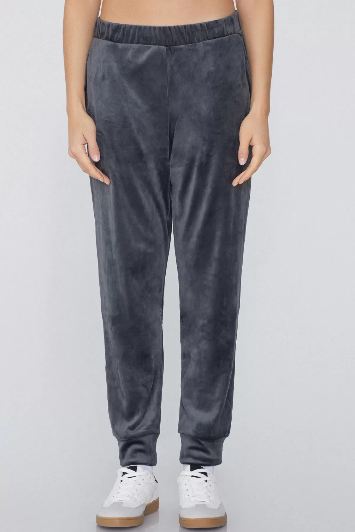Jogger Donna in Morbido Velluto Tezenis - Comodi e Stilosi con Tasche Laterali Comode