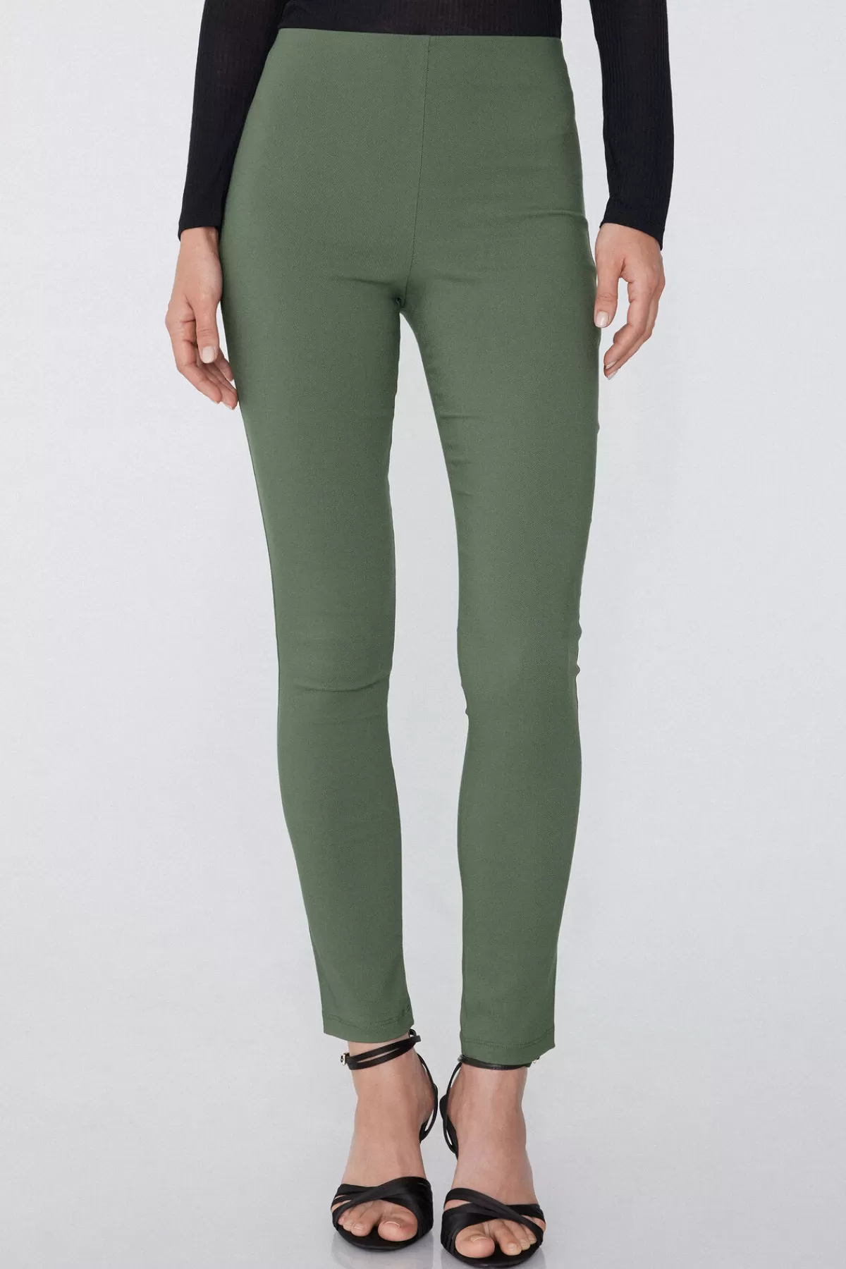 Tezenis Donna - Leggin Confortevoli in Tessuto Ultra Elastico per il tuo Quotidiano



Leggin Sportivi Tezenis Donna con Adattabilità Totale - Tessuto Ultra Elastico per Movimenti Liberi



Tezenis Leggin Elasticizzati Donna - Tessuto Traspirante che Si Adatta ad Ogni Attività