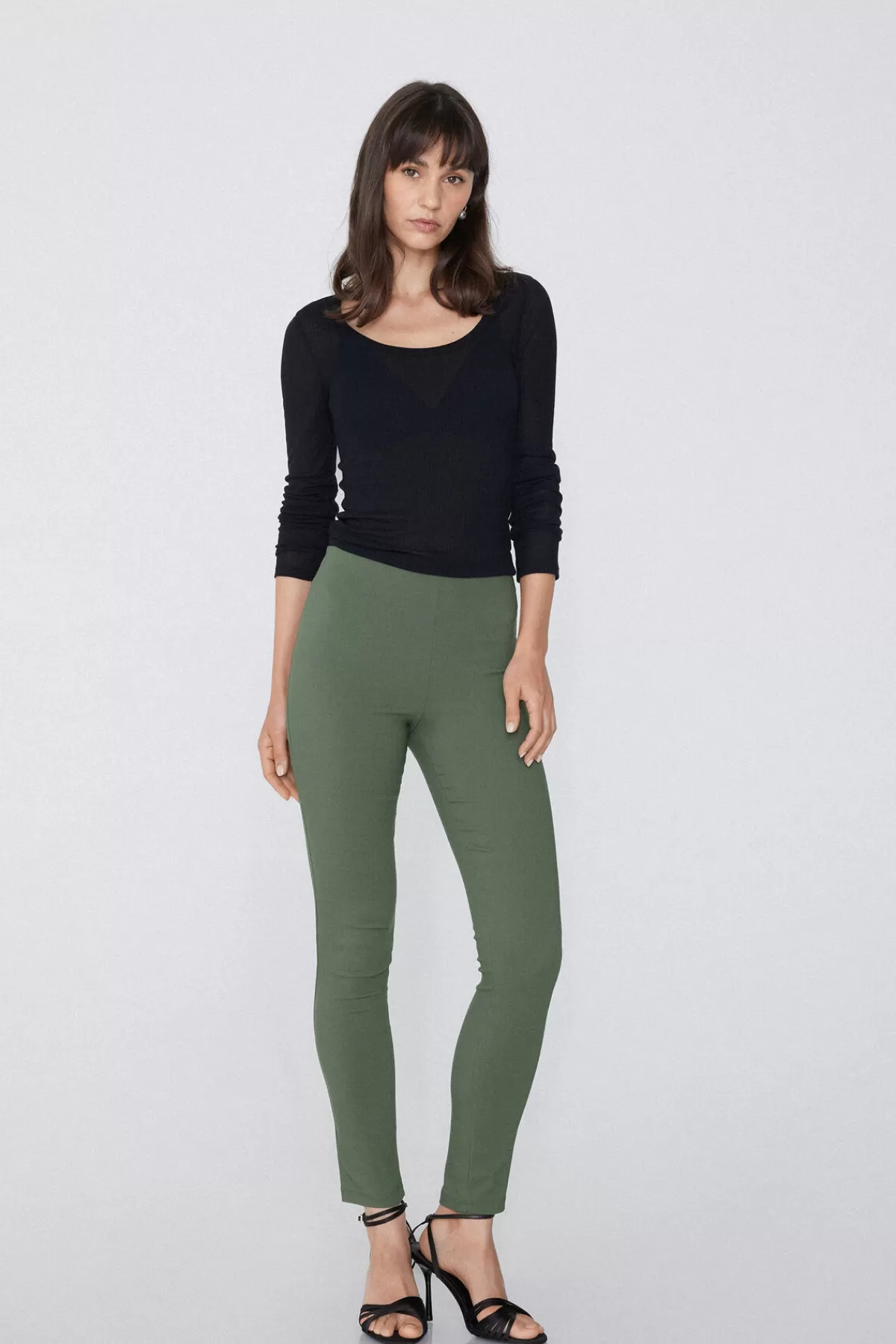 Tezenis Donna - Leggin Confortevoli in Tessuto Ultra Elastico per il tuo Quotidiano



Leggin Sportivi Tezenis Donna con Adattabilità Totale - Tessuto Ultra Elastico per Movimenti Liberi



Tezenis Leggin Elasticizzati Donna - Tessuto Traspirante che Si Adatta ad Ogni Attività