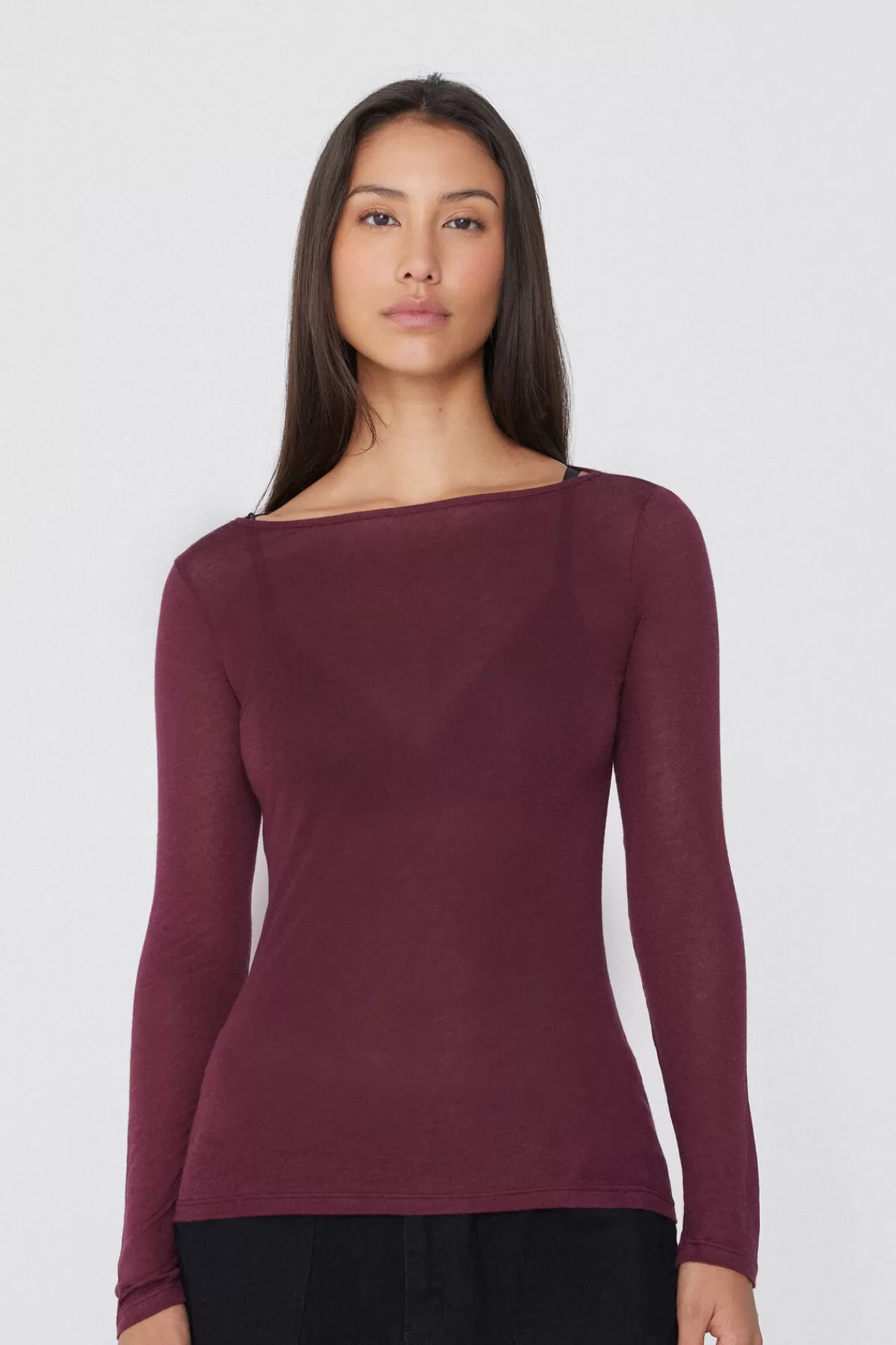 Maglia Comoda con Scollo a Barchetta in Viscosa e Lana Merino - Tezenis Donna 

Morbida Maglia Primavera con Scollo Ondulato - Viscosa & Lana Merino Tezenis 

Maglia in Viscosa e Lana Merino con Scollo a Barchetta - Tezenis Donna 

Maglia Donna Tezenis con Scollo Profondo - Realizzata in Lana Merino e Viscosa