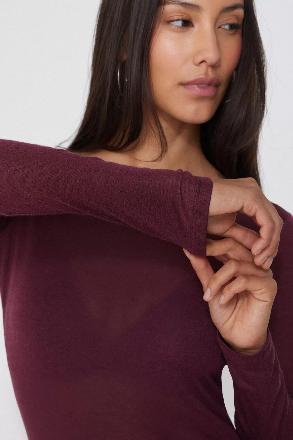Maglia Comoda con Scollo a Barchetta in Viscosa e Lana Merino - Tezenis Donna 

Morbida Maglia Primavera con Scollo Ondulato - Viscosa & Lana Merino Tezenis 

Maglia in Viscosa e Lana Merino con Scollo a Barchetta - Tezenis Donna 

Maglia Donna Tezenis con Scollo Profondo - Realizzata in Lana Merino e Viscosa
