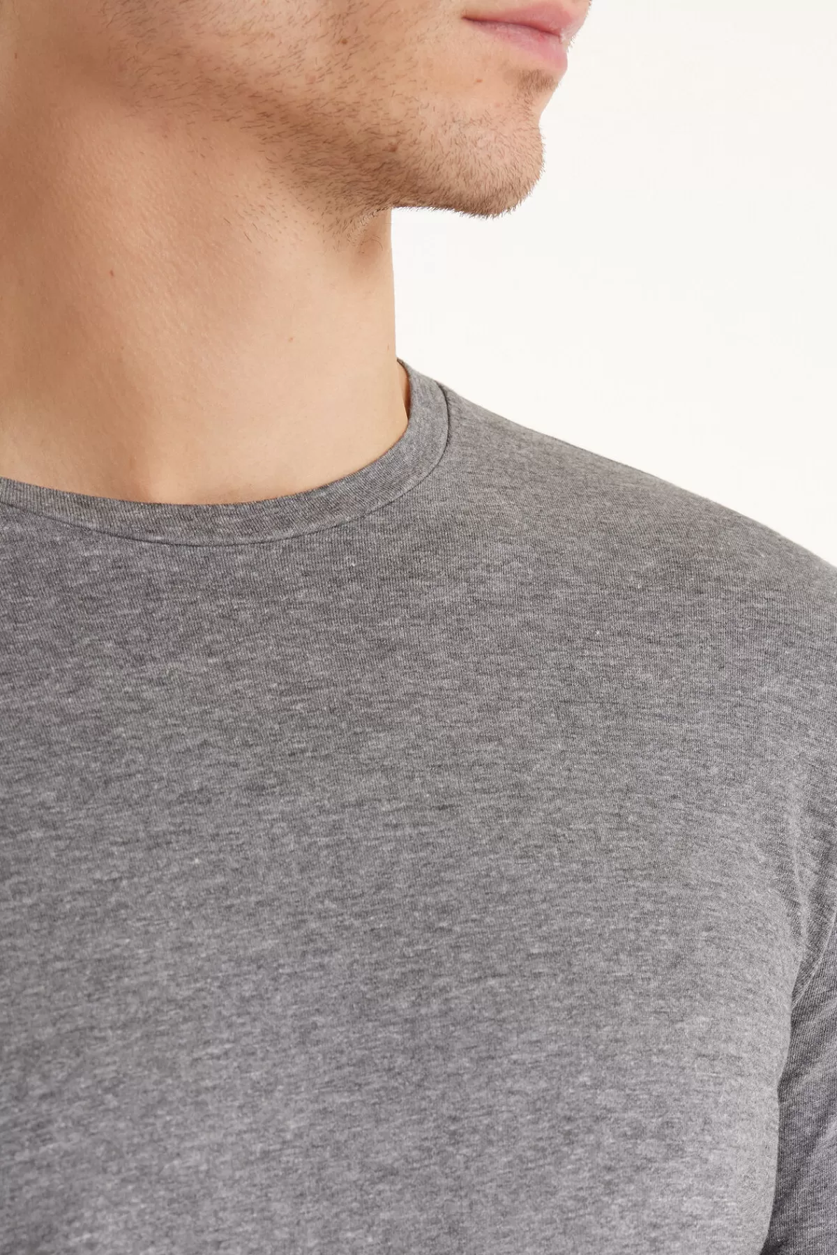 Tezenis Maglieria Uomo in Cotone Morbido con Collo Tondo e Maniche Lunghe per Stilismo Quotidiano
