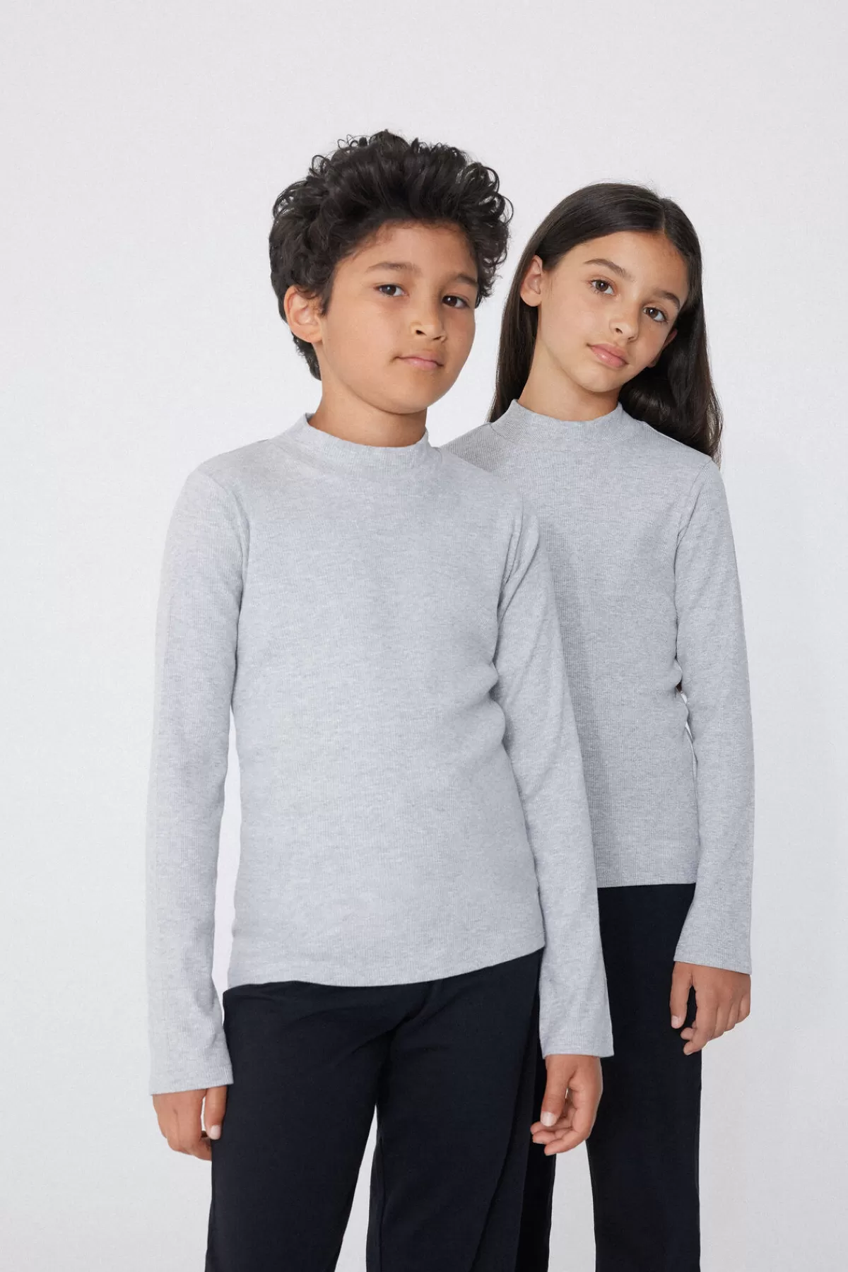 Tezenis Maglione Bambino Confortevole in Pura Lana - Maniche Lunghe con Dettaglio Costine, Collo Tondo Morbido Unisex - Perfetto per l'Inverno