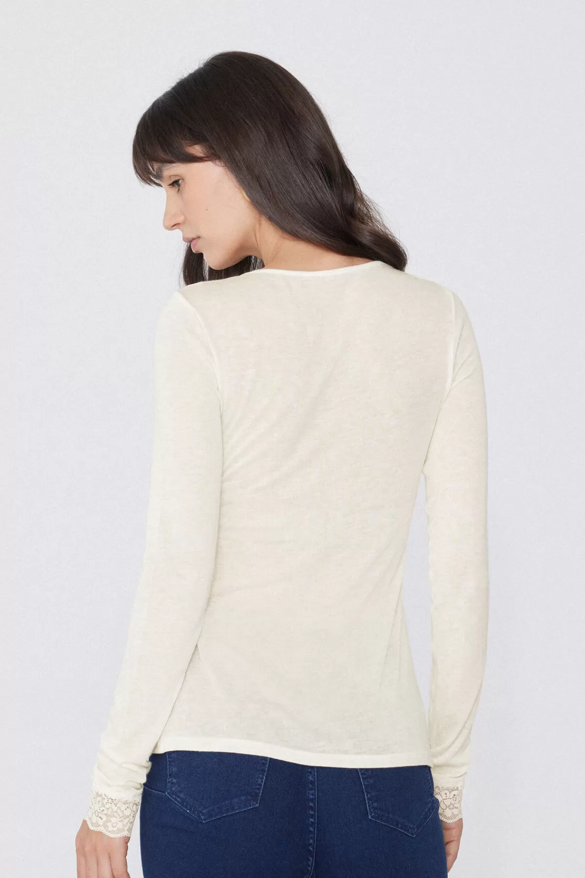 Maglia Donna Tezenis in Lana Merino con Scollo a V e Maniche Lunghe, Rifiniture a Pizzo per un Tocco Femminile