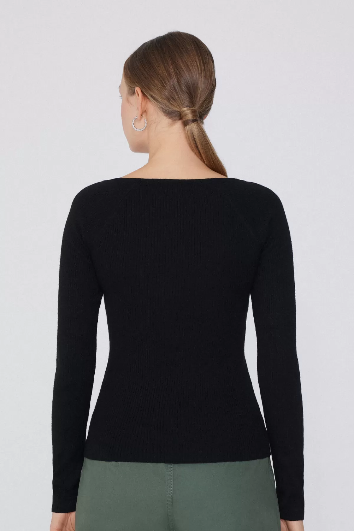 Maglione Invernale Donna a Maniche Lunghe con Scollo a V e Motivo Costine, Realizzato in Lana Morbida - Tezenis Collection