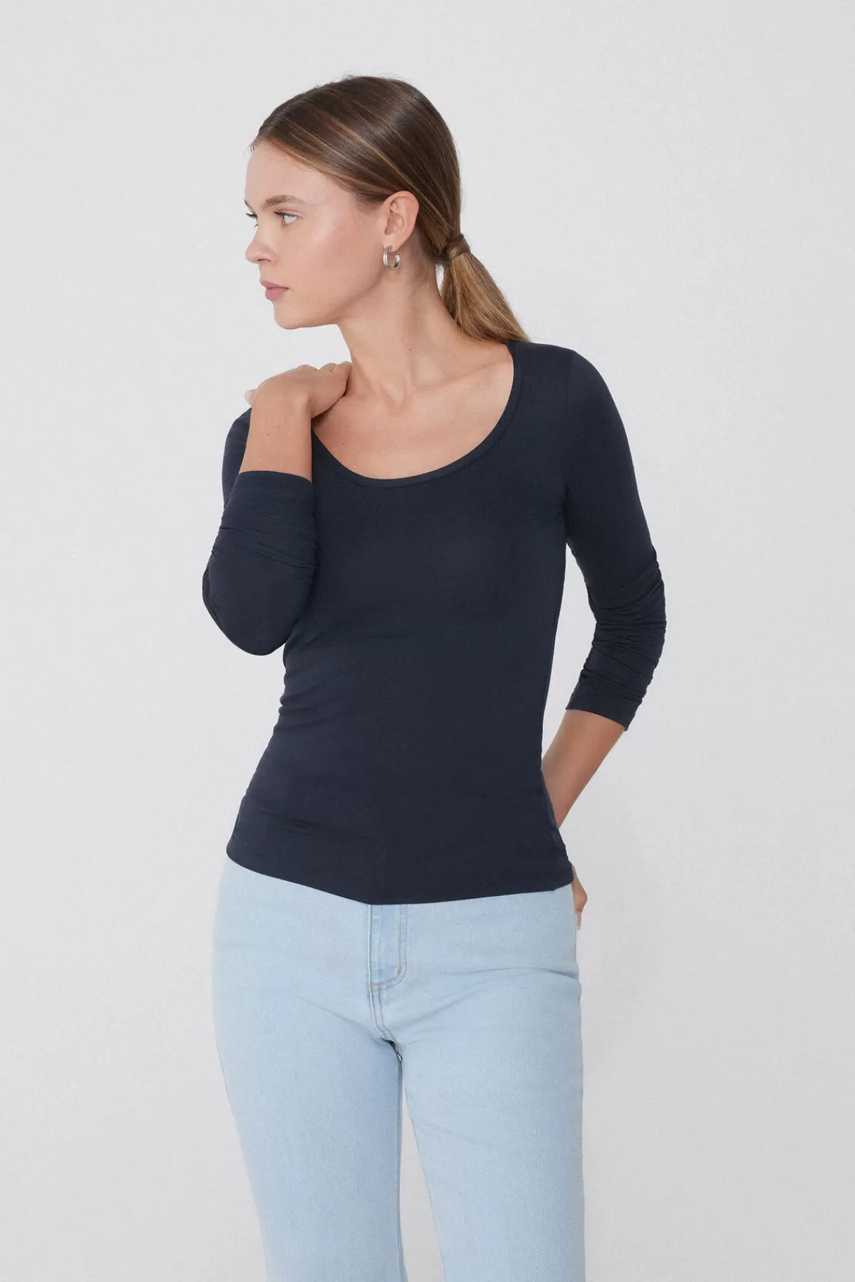 Tezenis - Maglieria Donna con Scollo Rotondo e Maniche Lunghe, Realizzata in Viscosa Morbida per Comfort Ottimale