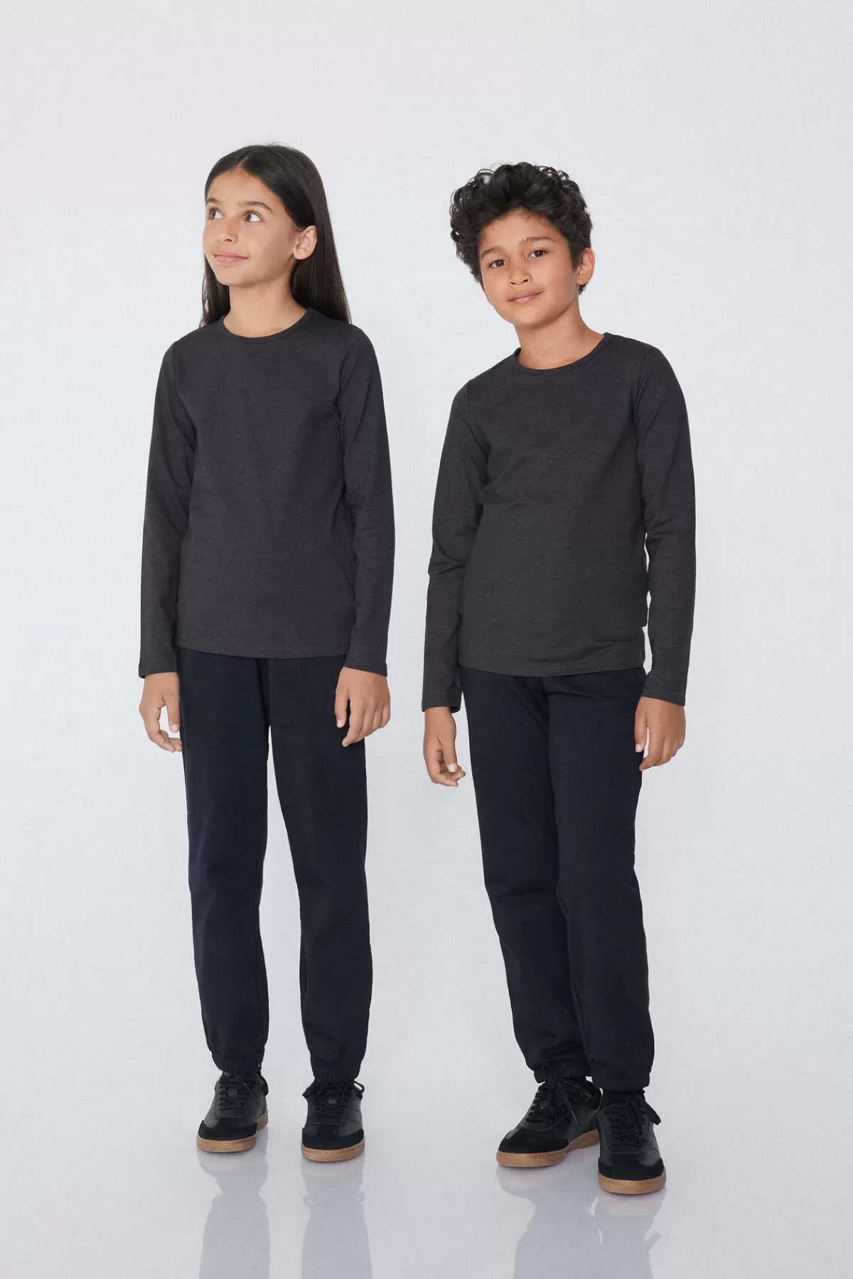 Maglia Termica Unisex in Puro Cotone per Bambini, Girocollo Comodo e Morbido - Tezenis Junior Collection. Perfetta per Stagioni Fredde, Ideale per Gioco e Relax con Taglio Morbido e Traspirante.