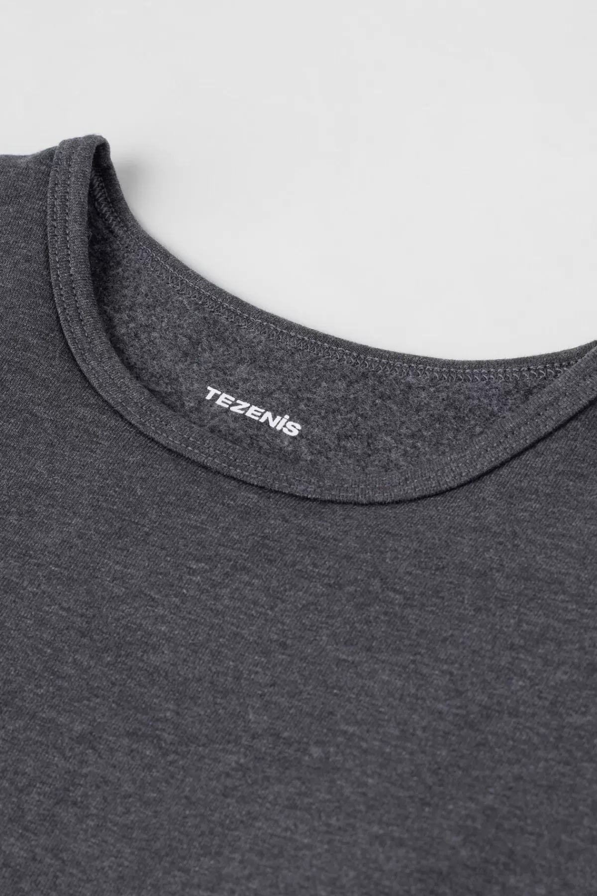Maglia Termica Unisex in Puro Cotone per Bambini, Girocollo Comodo e Morbido - Tezenis Junior Collection. Perfetta per Stagioni Fredde, Ideale per Gioco e Relax con Taglio Morbido e Traspirante.