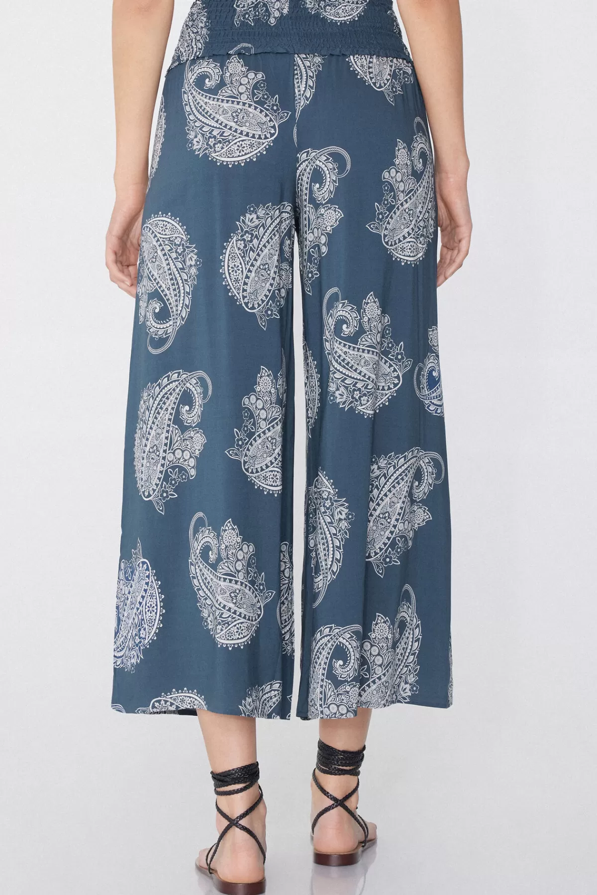 Pantaloni Donna Tezenis in Tessuto con Ricamo Smock - Design Elegante a Punti