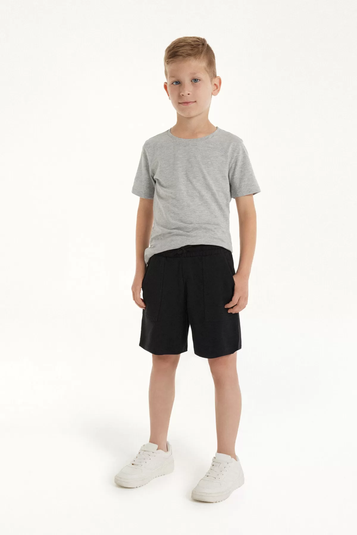 Tezenis Pantaloncini Estivi in Morbida Felpa di Cotone con Tasche Comode - Modello Junior Per Bambini