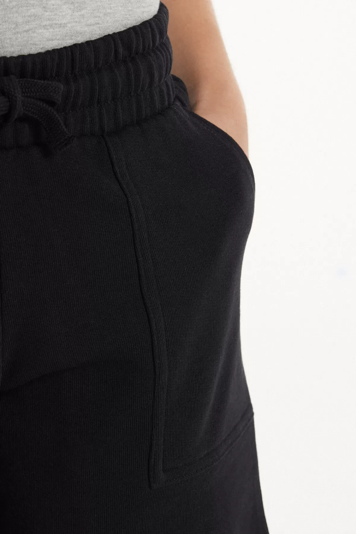 Tezenis Pantaloncini Estivi in Morbida Felpa di Cotone con Tasche Comode - Modello Junior Per Bambini