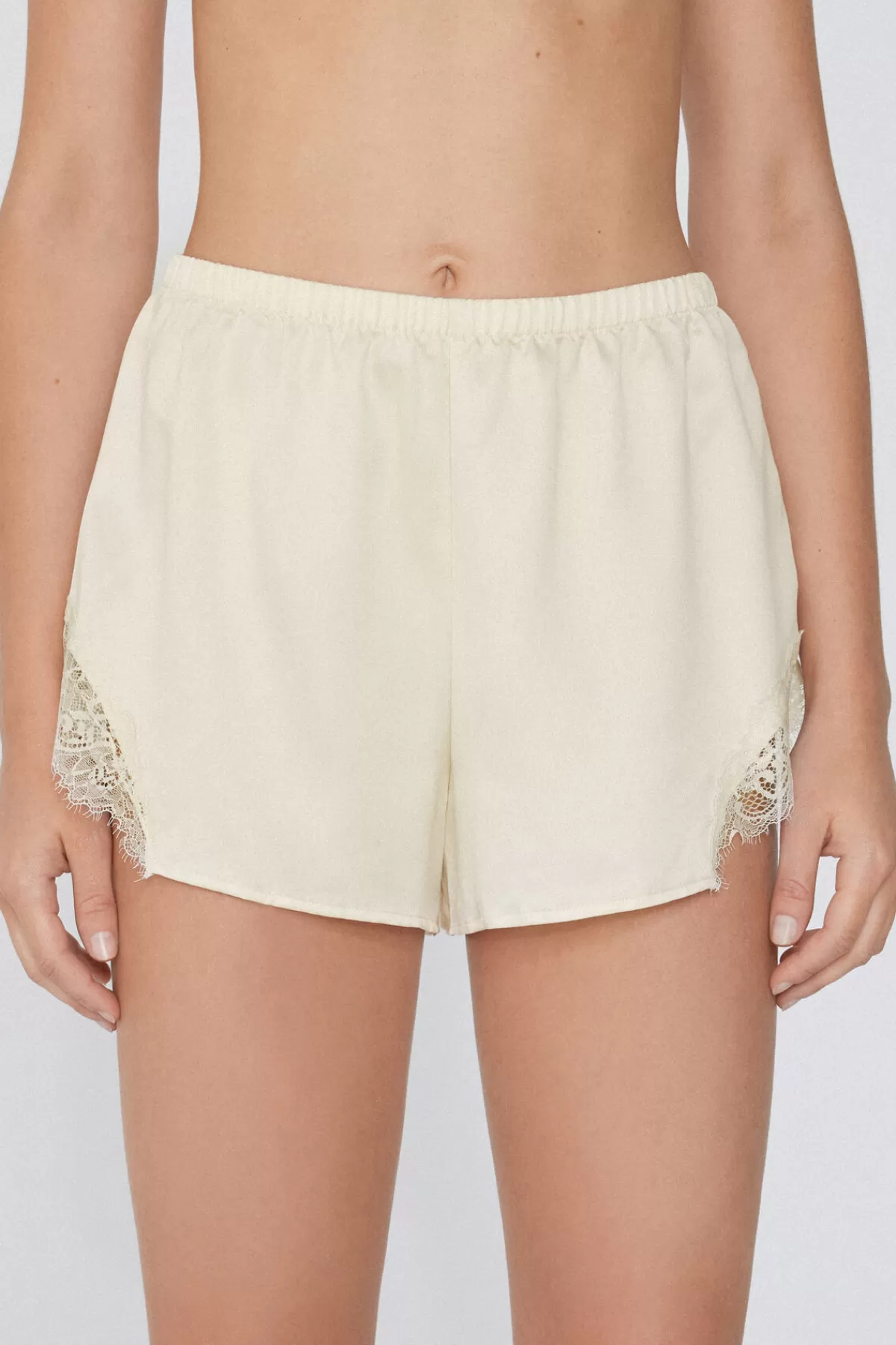 Tezenis Collection Short Femminili con Pizzi e Tessuto Satinato - Modellante e Confortevole per l'Estate 2024
