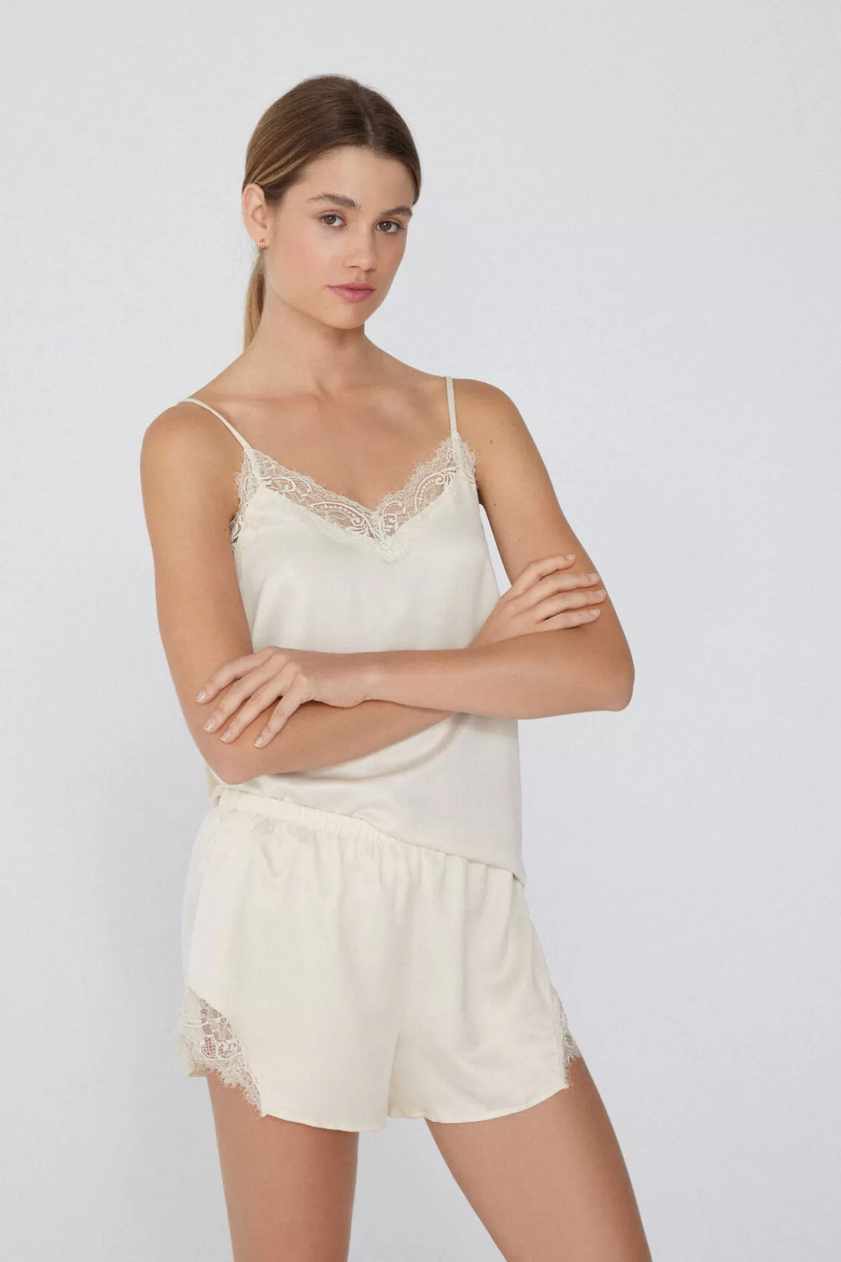Tezenis Collection Short Femminili con Pizzi e Tessuto Satinato - Modellante e Confortevole per l'Estate 2024